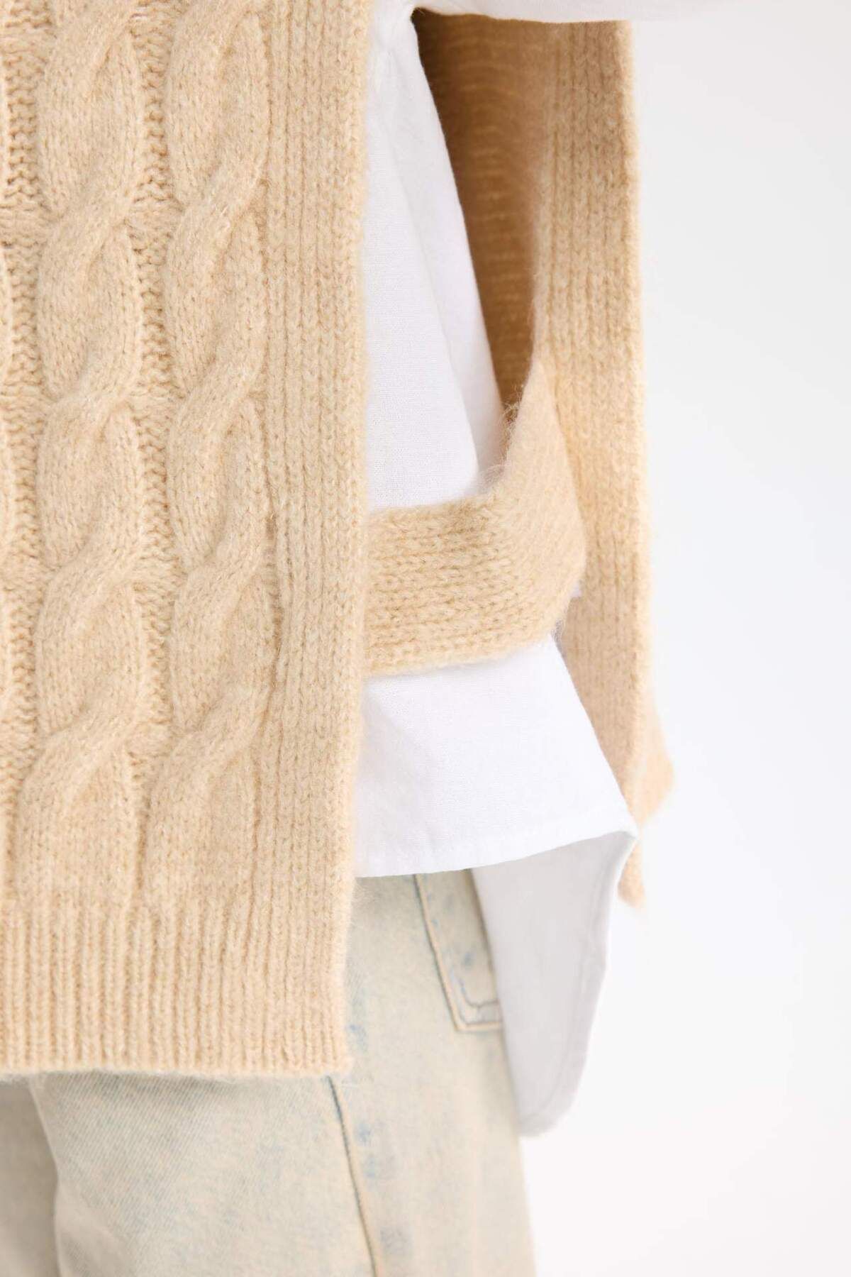 DeFacto-Girl's Crew Neck Hair Braid Patterned Knitwear Sweater C9659A824Wn 5