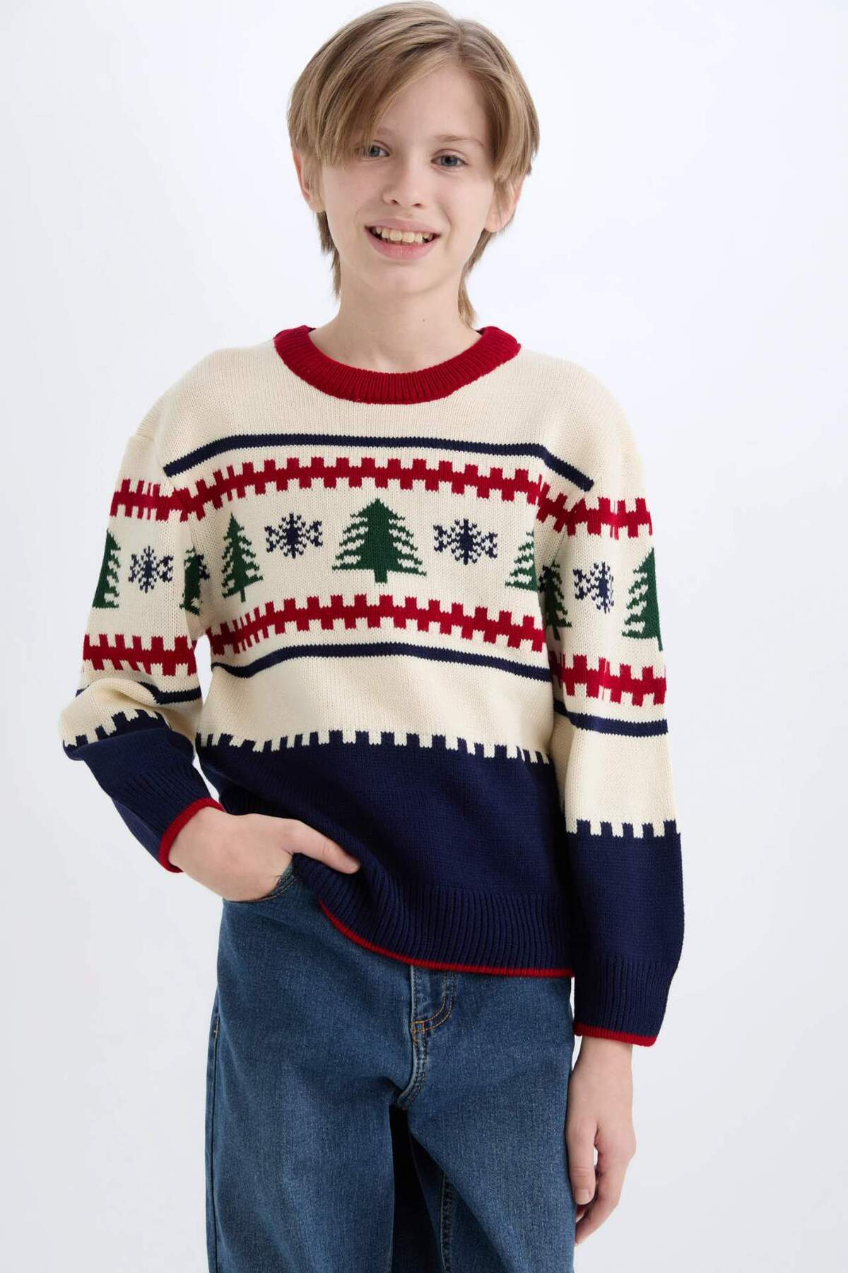 DeFacto-Jungen-Strickpullover mit Rundhalsausschnitt und Neujahrsmotiv C9634A824CW 3