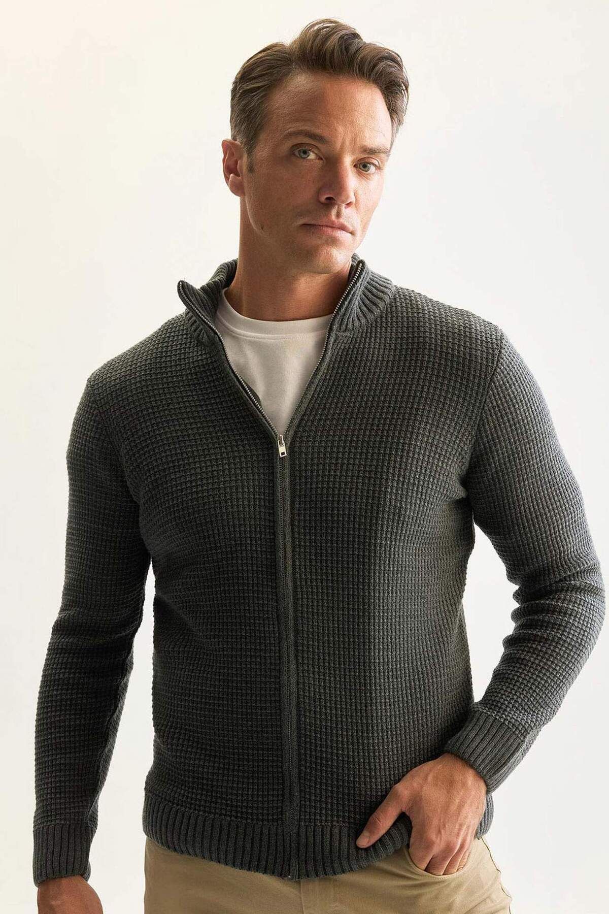 DeFacto-Standard Fit Regular Cut Half Turtleneck Zip Waffle Cardigan R1195Azns 1