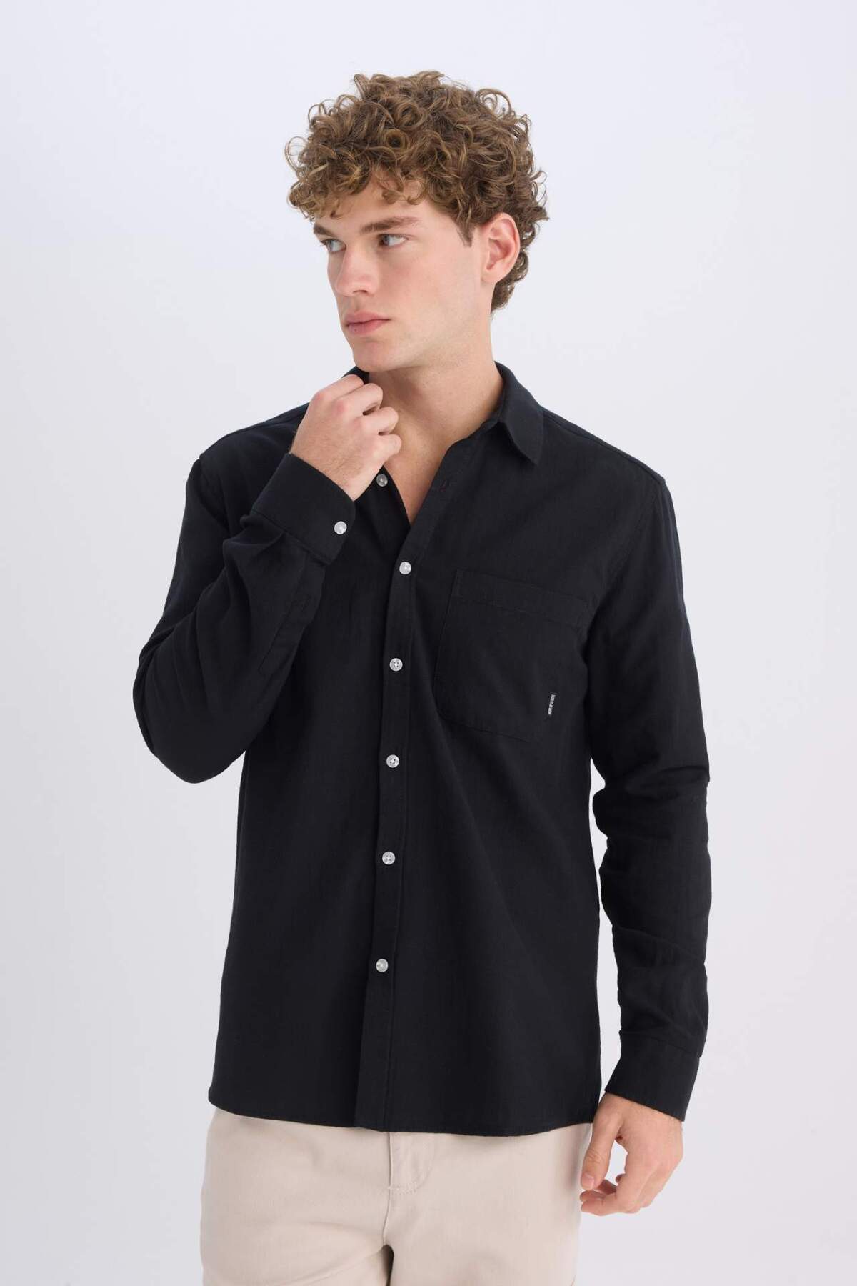 DeFacto-Basic-Langarmshirt aus Baumwolle mit normaler Passform D7079ax24sp 3