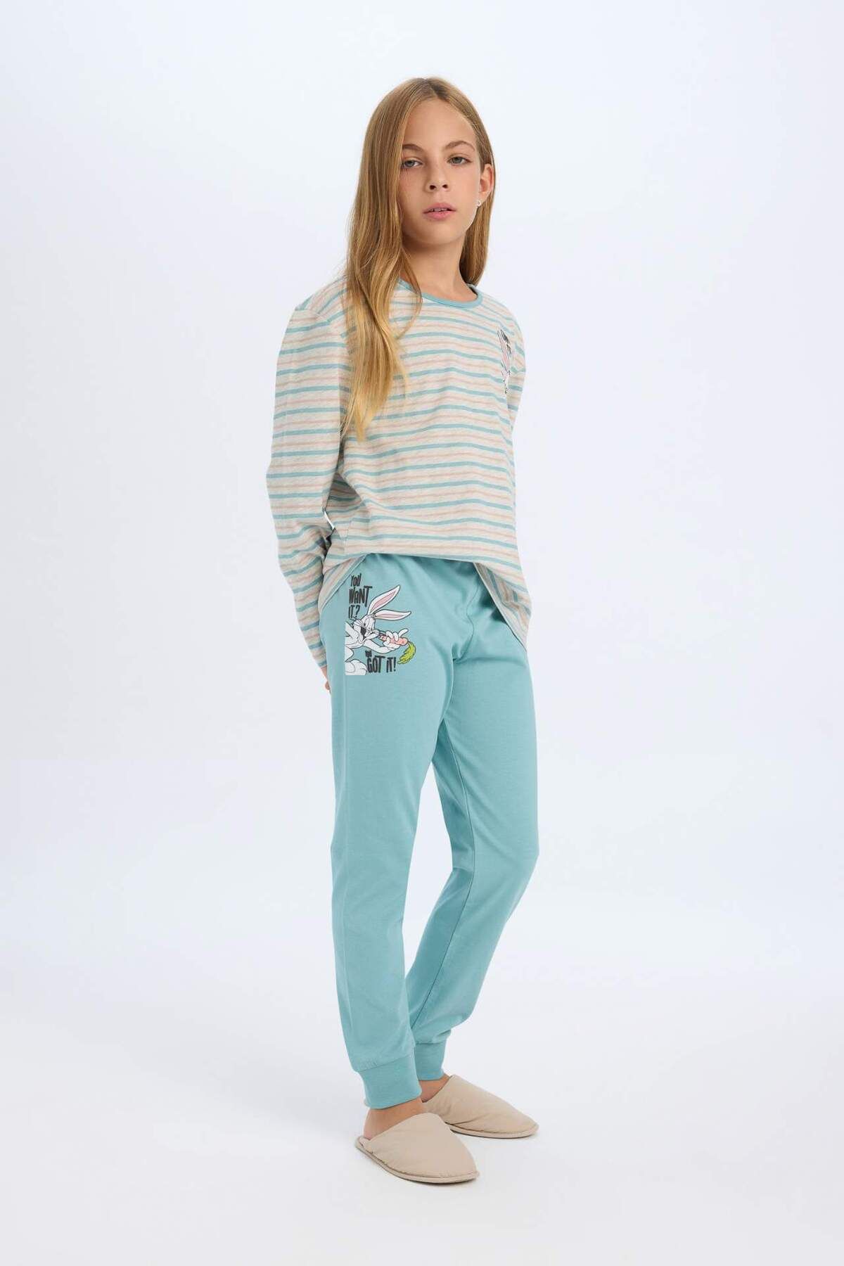 DeFacto-Mädchen-Pyjama-Set Looney Tunes Langarm-Oberteil mit langem Unterteil D6062A824AU 2