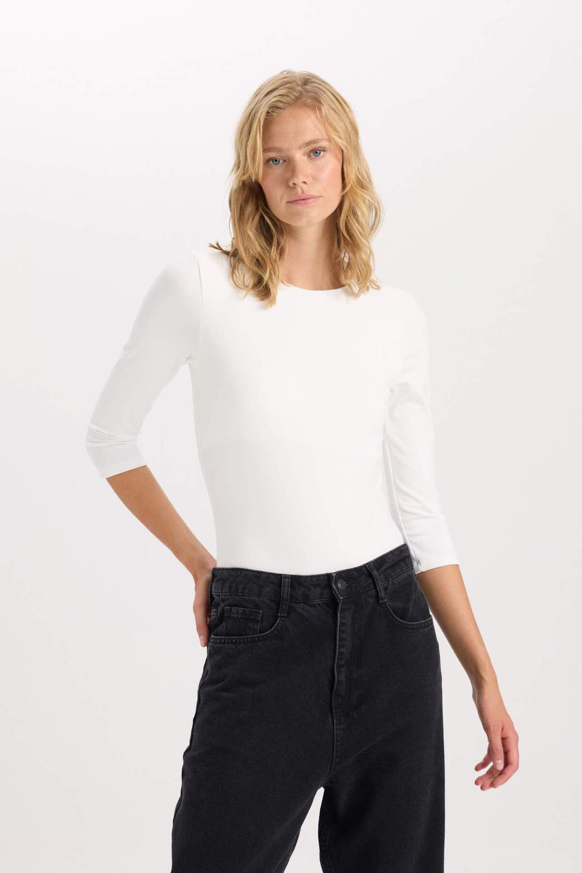 DeFacto-Regular Fit Rundhalsausschnitt Basic Unifarben Halbarm Snaps Body D6915AX24AU 4
