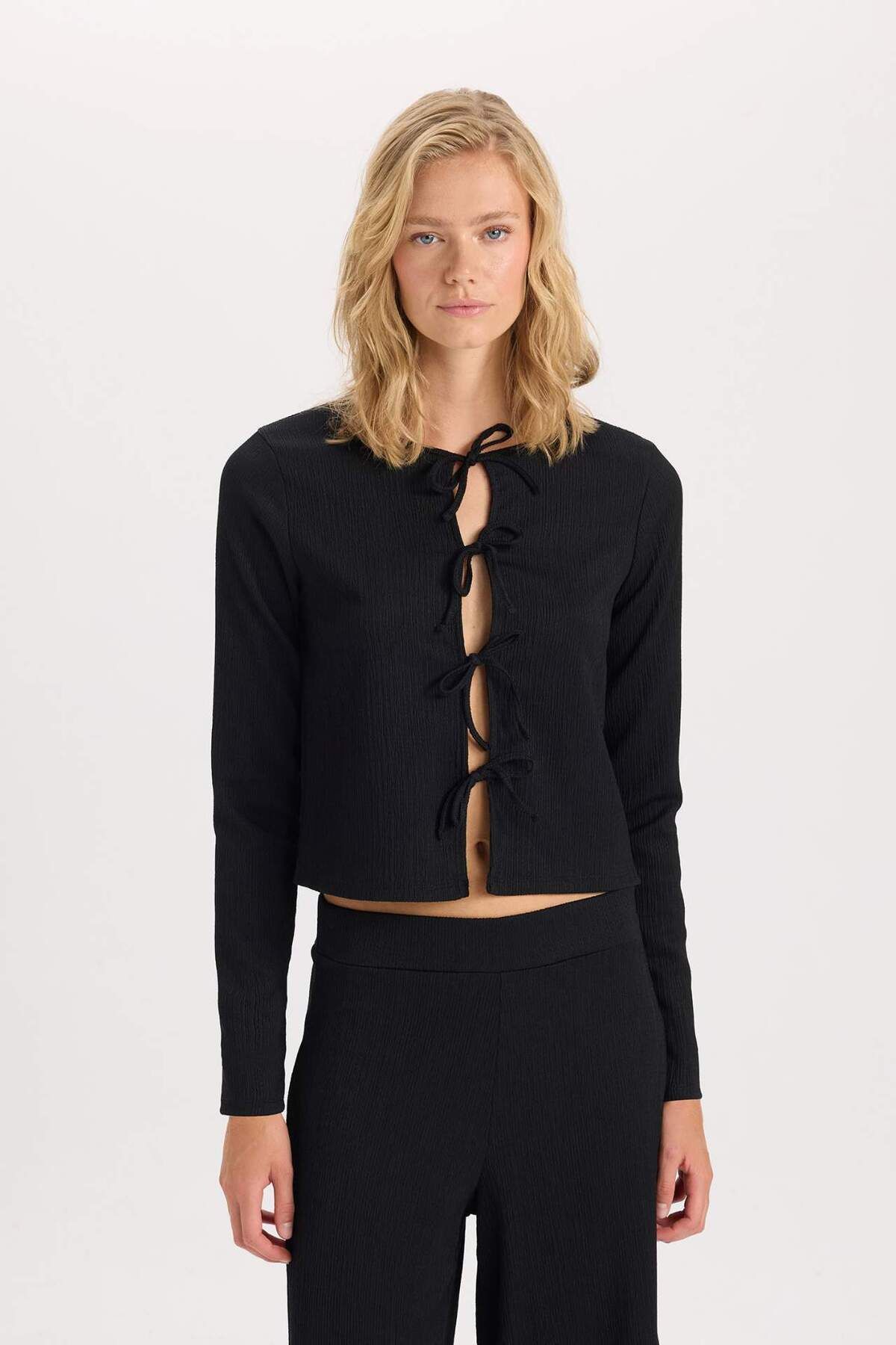 DeFacto-Regular Fit Rundhalsausschnitt Basic Plain Twist Langarm-Cardigan mit Schnürung vorne D6296AX24AU 3