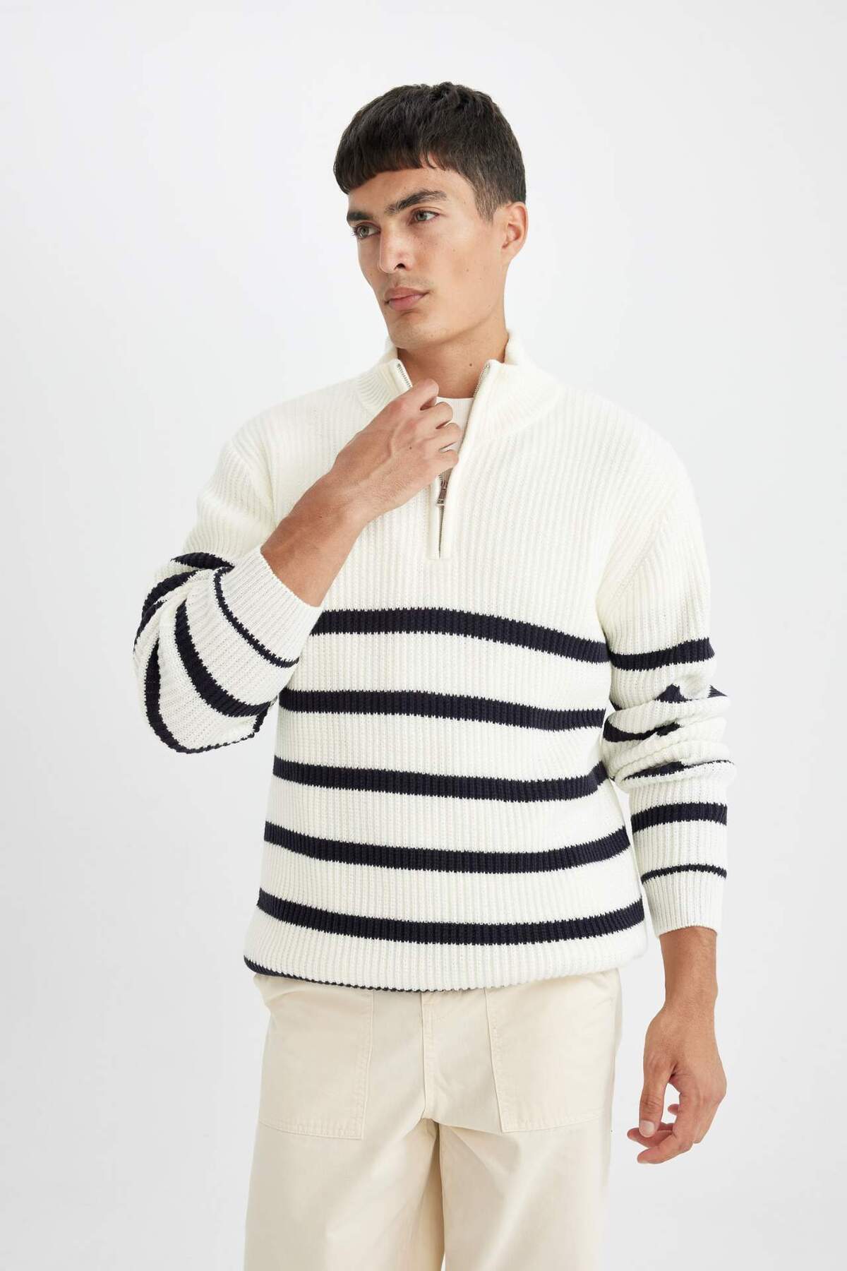 DeFacto-Standard Fit Stand Collar Half Zipper Striped Knitwear Sweater D3274Ax24Wn 4