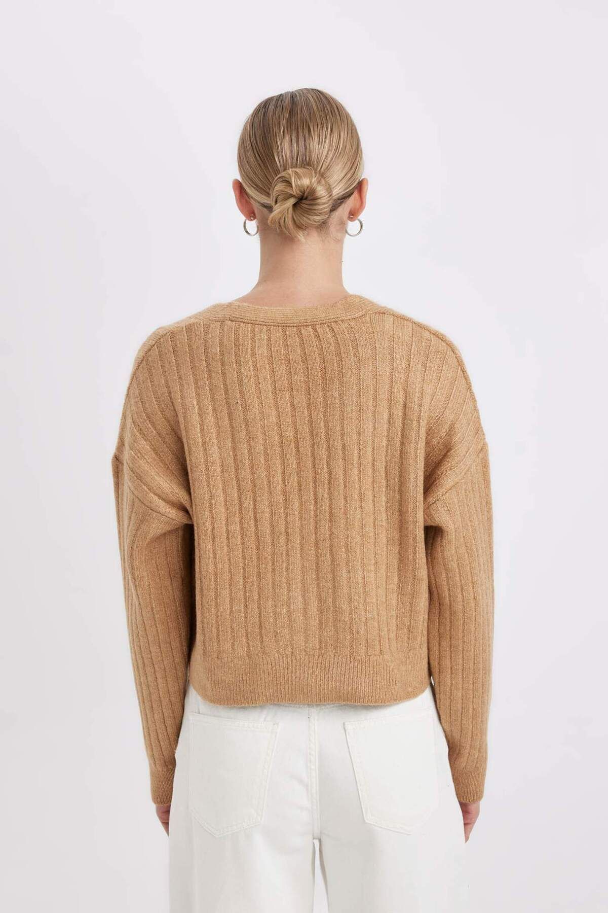 DeFacto-Pletený svetr Regular Fit s výstřihem do V Basic Plain Button R1389AZ24WN 5