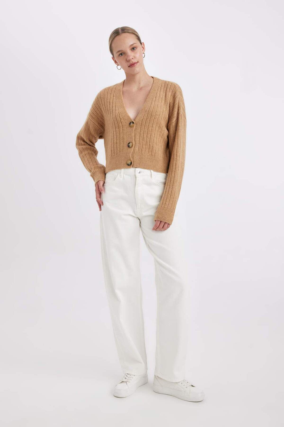 DeFacto-Pletený svetr Regular Fit s výstřihem do V Basic Plain Button R1389AZ24WN 2
