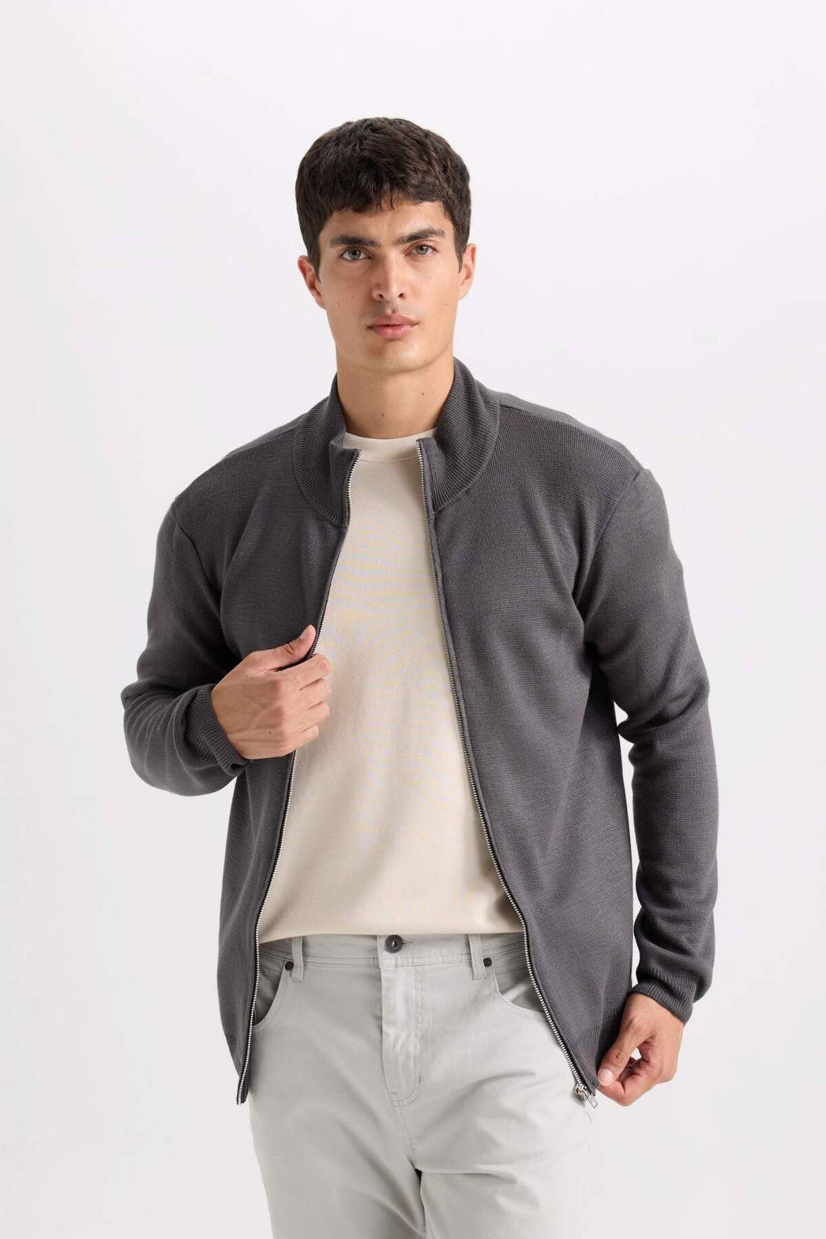 DeFacto-Standard Fit Normal Cut Stehkragen Strickjacke mit Reißverschluss C8158ax24au 4