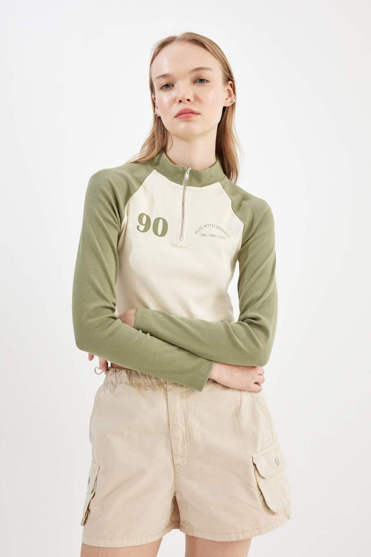 DeFacto-Coool Fitted Ribbed Camisole Half Zipper Stand Collar Color Block Printed Long Sleeve T-Shirt B2063Ax 4