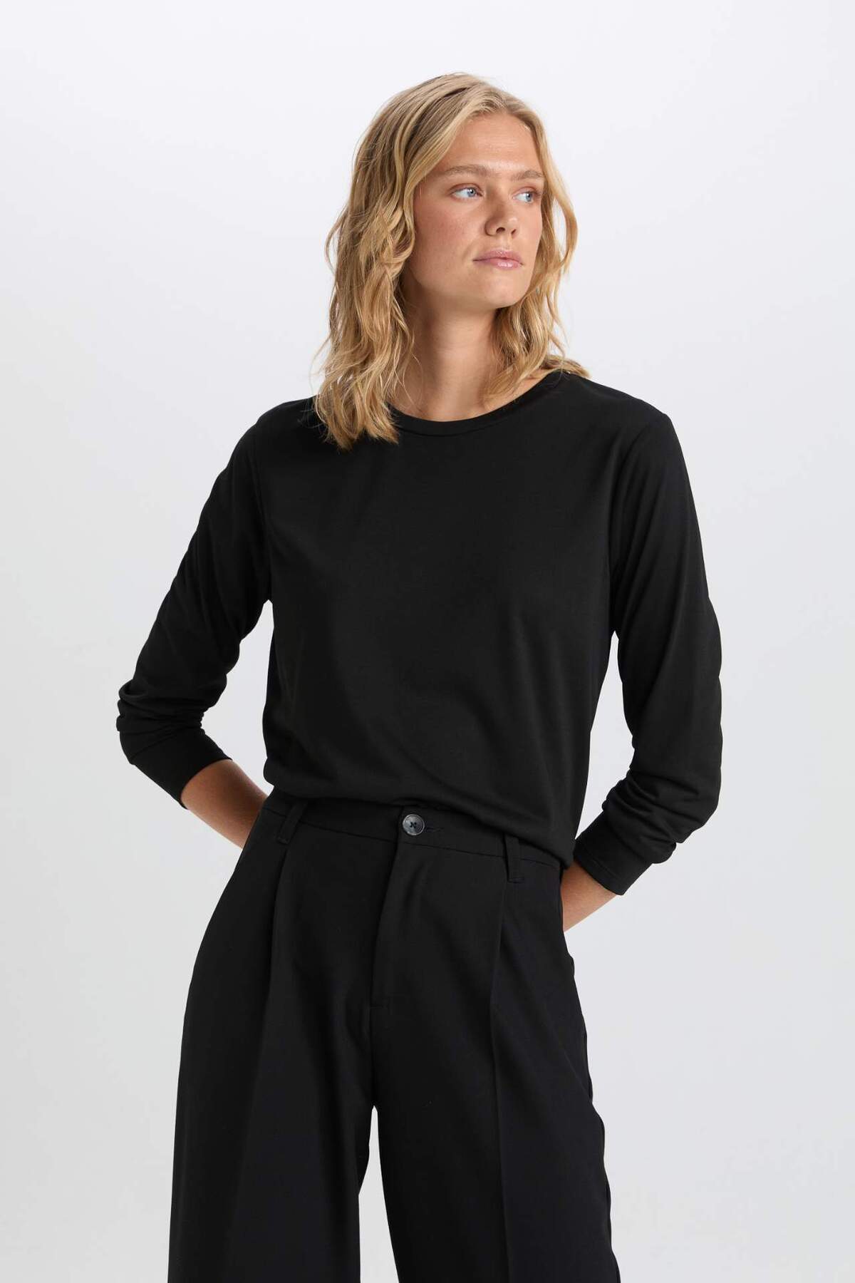DeFacto-Regular Fit Rundhalsausschnitt Basic Plain Casual Langarm-T-Shirt A5028AX24WN 4