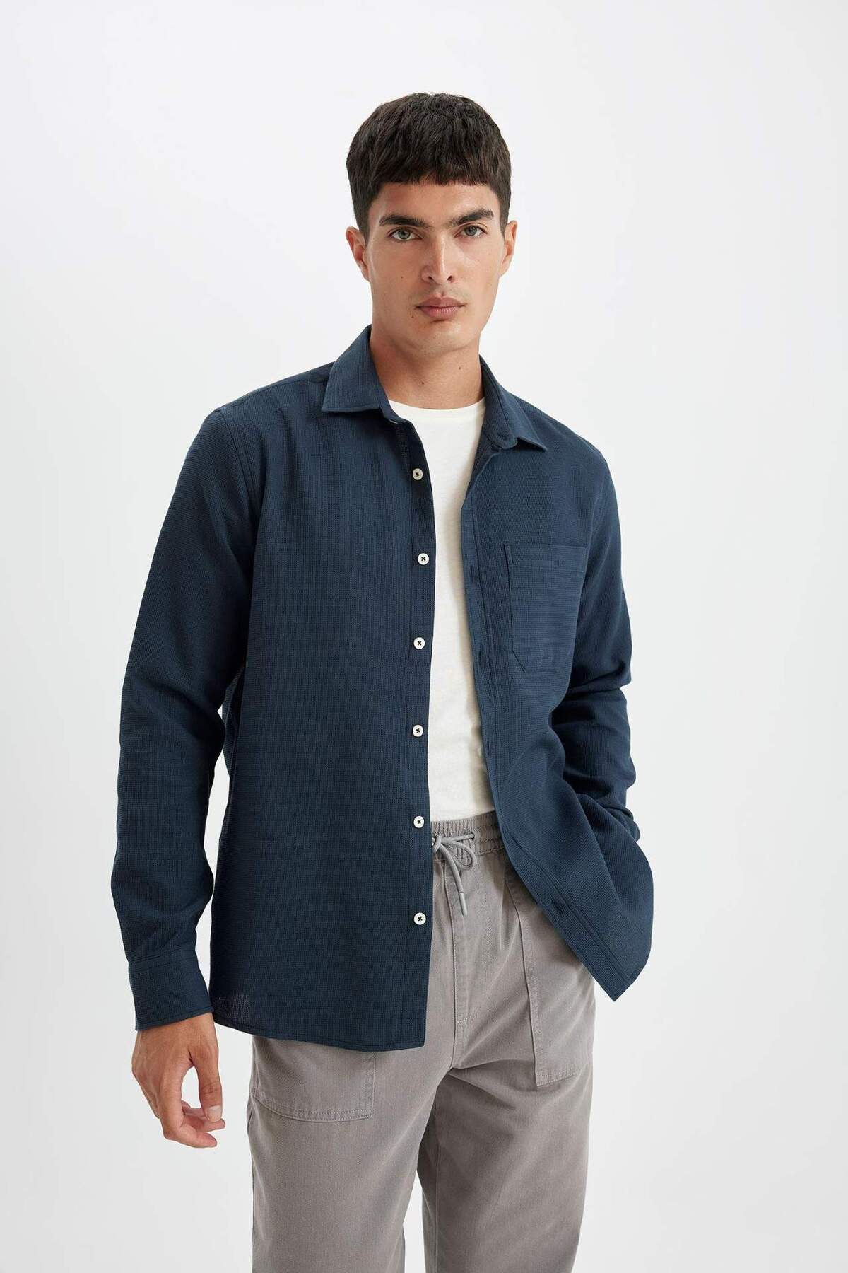 DeFacto-Normale Passform, einfaches Baumwoll-Langarmshirt D1058ax24au 4