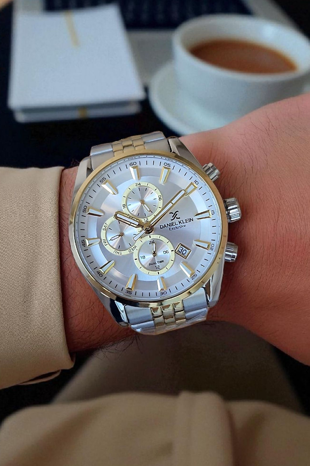 Daniel Klein Exclusive Tüm Fonksiyonları Aktif, Takvimli, Çelik Bilezik Altın/Metalik Erkek Kol Saati
