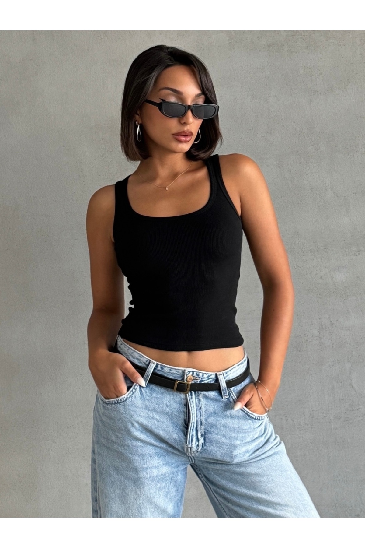 The Base  Kadın Siyah Fitilli Kumaş Kolsuz Top - Görsel 3
