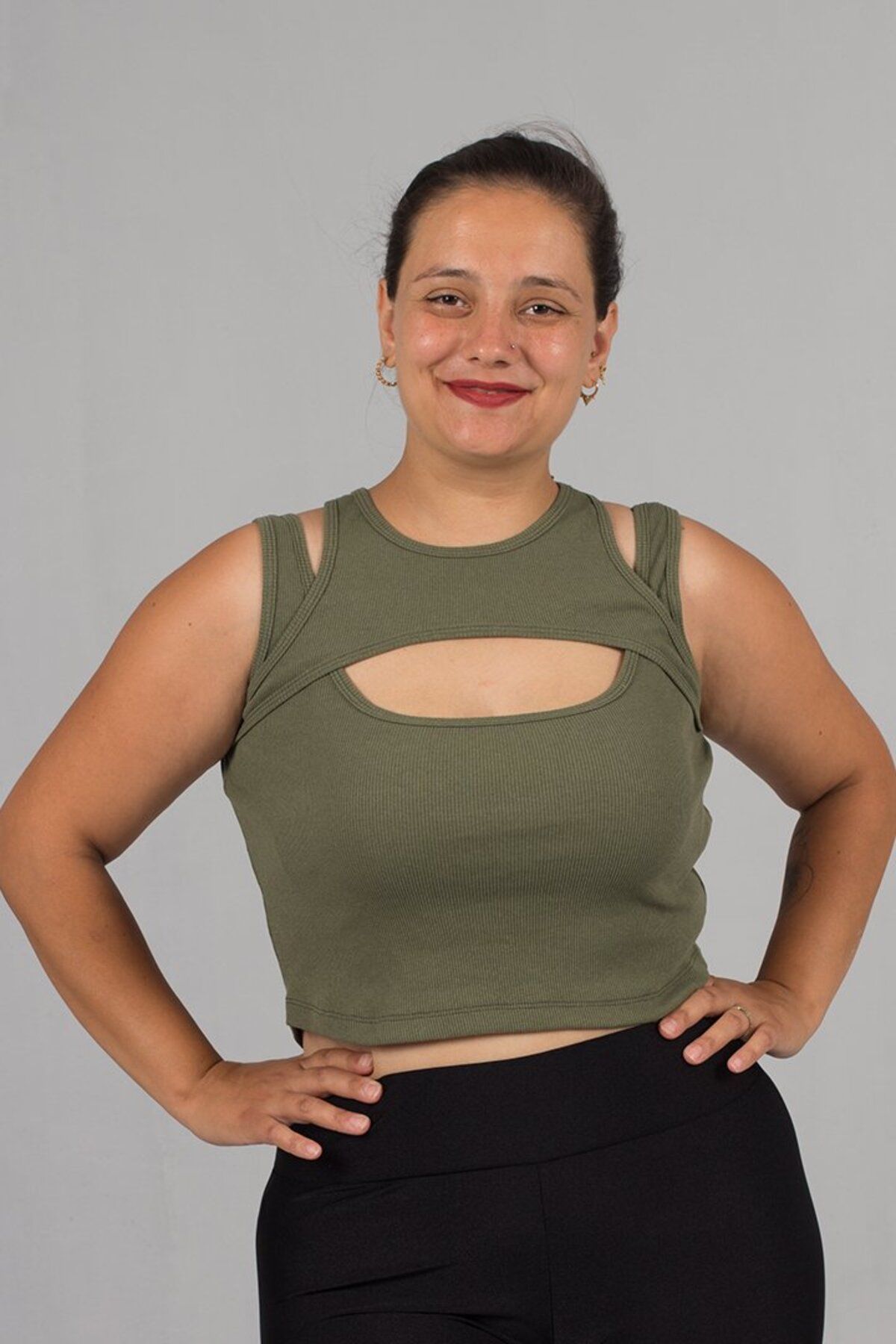 Truva XXL-Plus Size Khaki Ribbed Crop Top: Style and Comfort in One 4