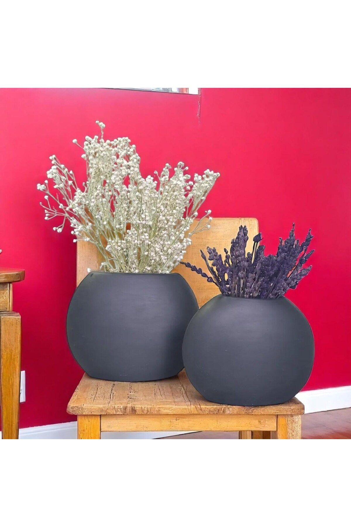 Lapida Home Decor-Set of 2 Black Minimal Vases – Round Form, Decorative Design 2