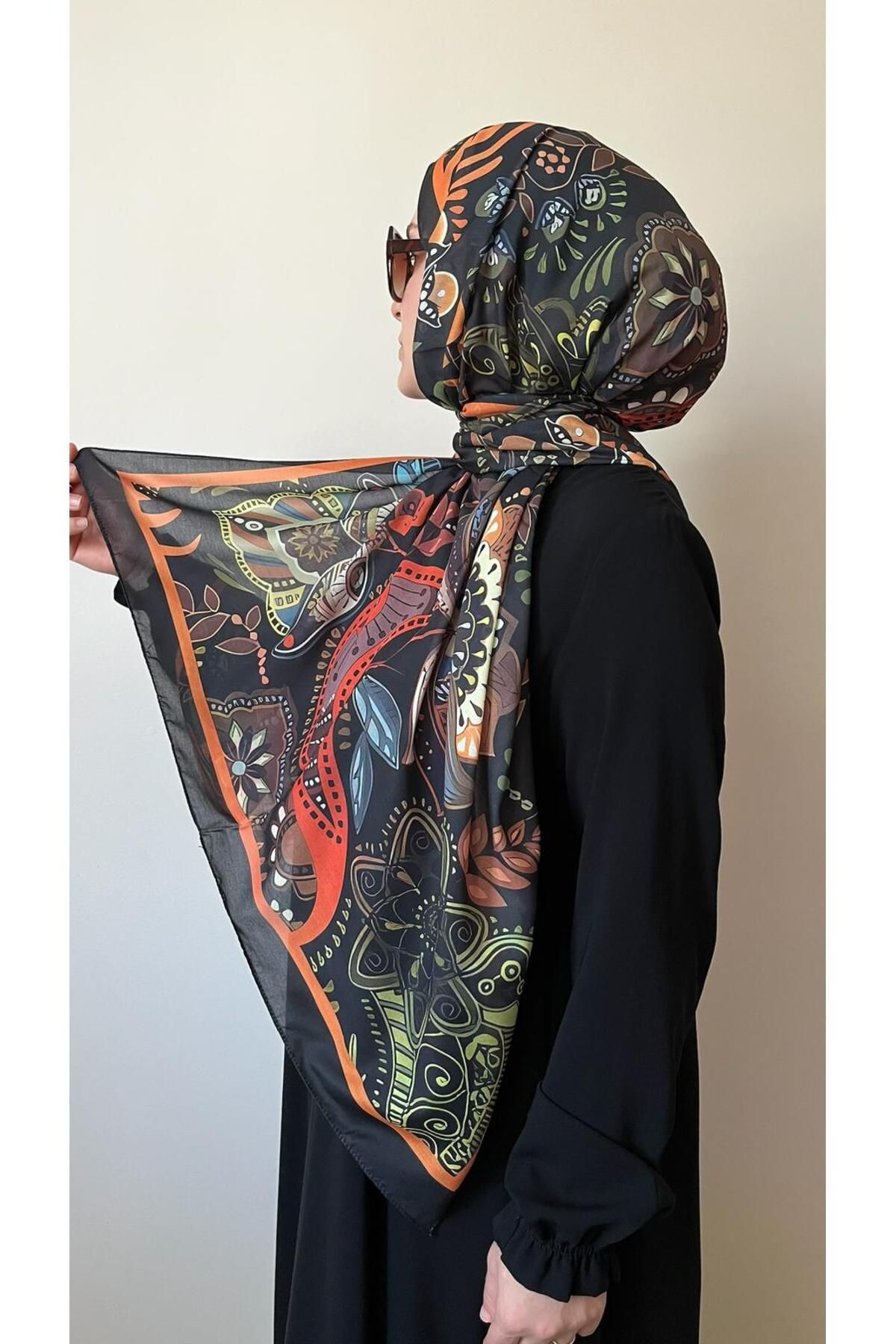 ESSLERA-Retro Pattern Black Soft Shawl 2