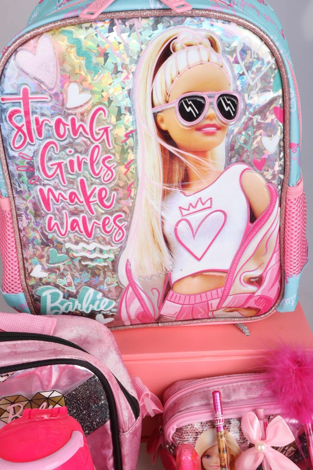 Barbie-ΚΡΙΤ ΜΕ ΑΠΟΚΡΙΣΤΩΜΕΝΟ ΜΙΚΡΟ ΜΕΓΕΘΟΣ 32 CM ΝΗΠΙΟΥΡΓΙΟ, ΜΠΑΛΑΚΙ ΜΕ ΜΠΑΛΑΚΙ ΚΑΙ ΤΣΑΝΤΑ ΣΥΣΚΕΥΑΣΙΑΣ, ΜΠΑΛΑΚΙ ΜΕ ΚΑΜΑΡΑ 4
