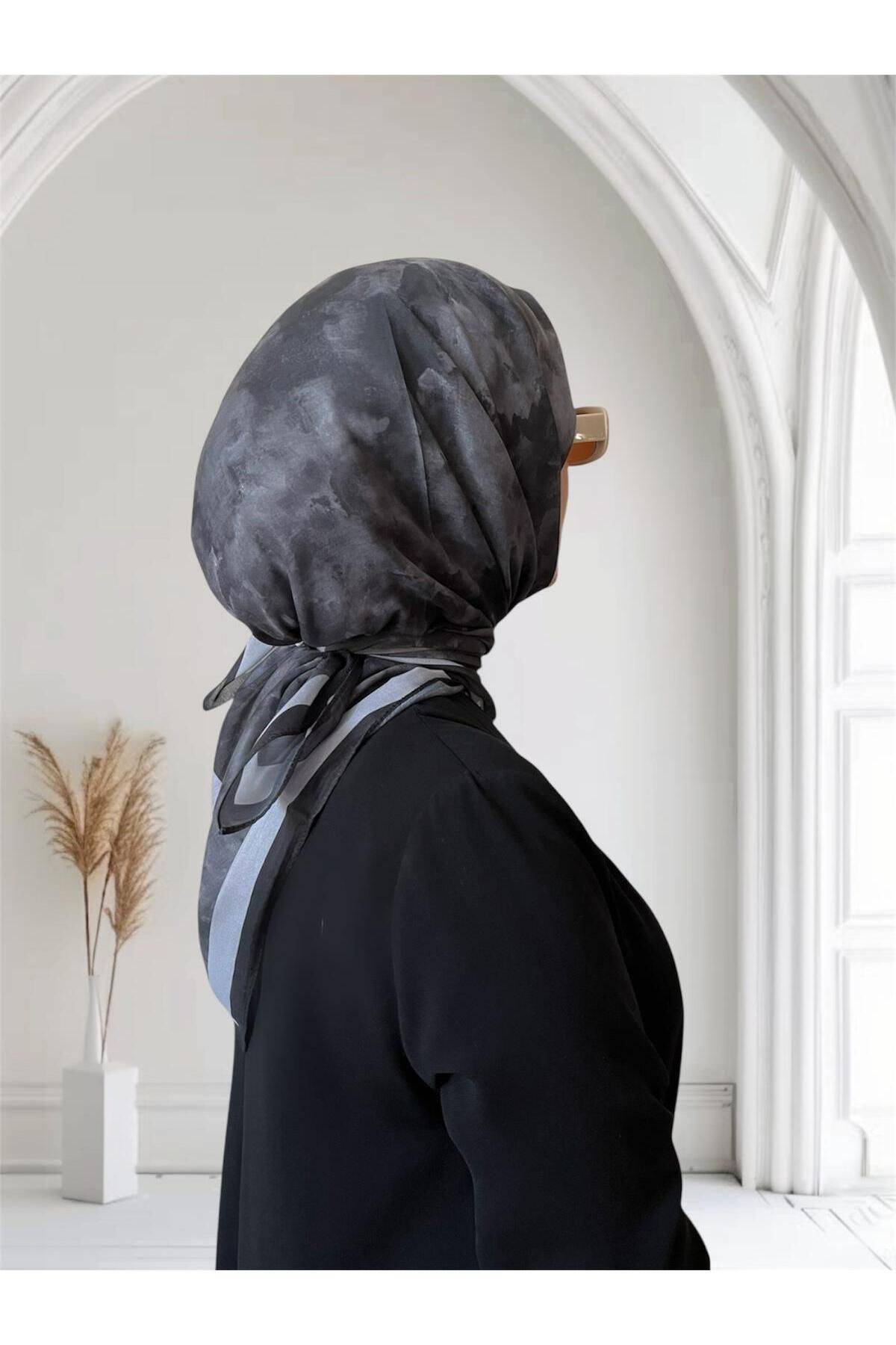 ESSLERA-Cloud Pattern Soft Scarf 1
