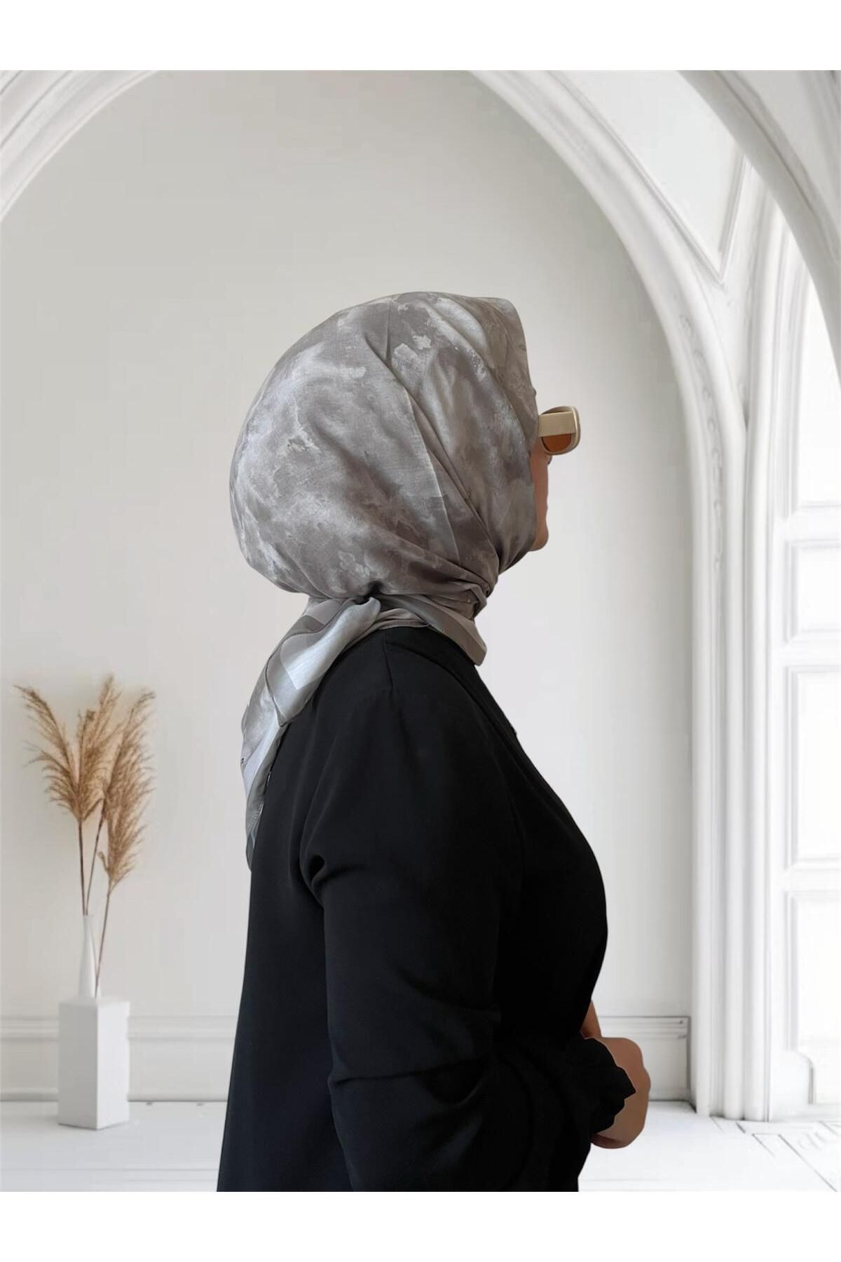 ESSLERA-Cloud Pattern Soft Scarf 1