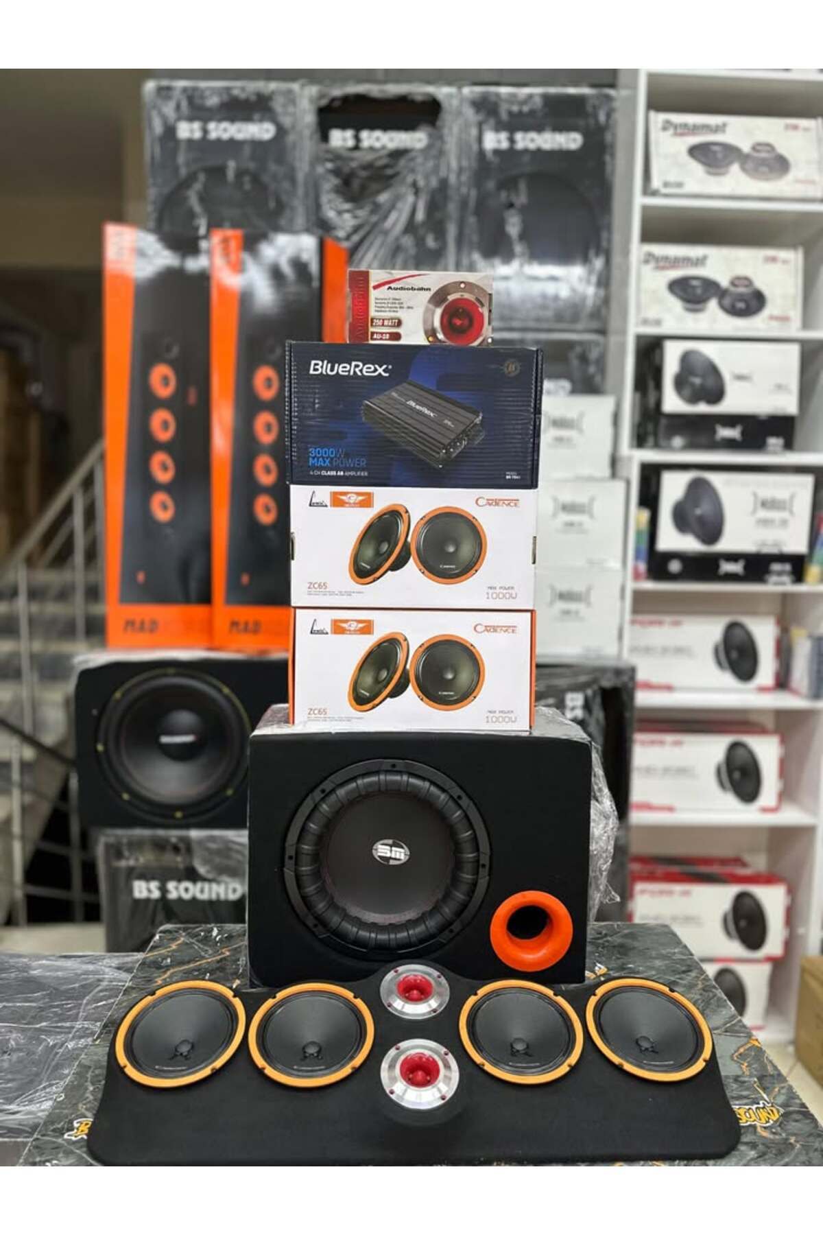 BLUREX 4 ADET CADENCE 16 CM 2 ADET DOM TWETER PANDIZOT DAHİL 1000Lİ BAS KABİNLİ 3000 WAT 4 KANAL AMFİ