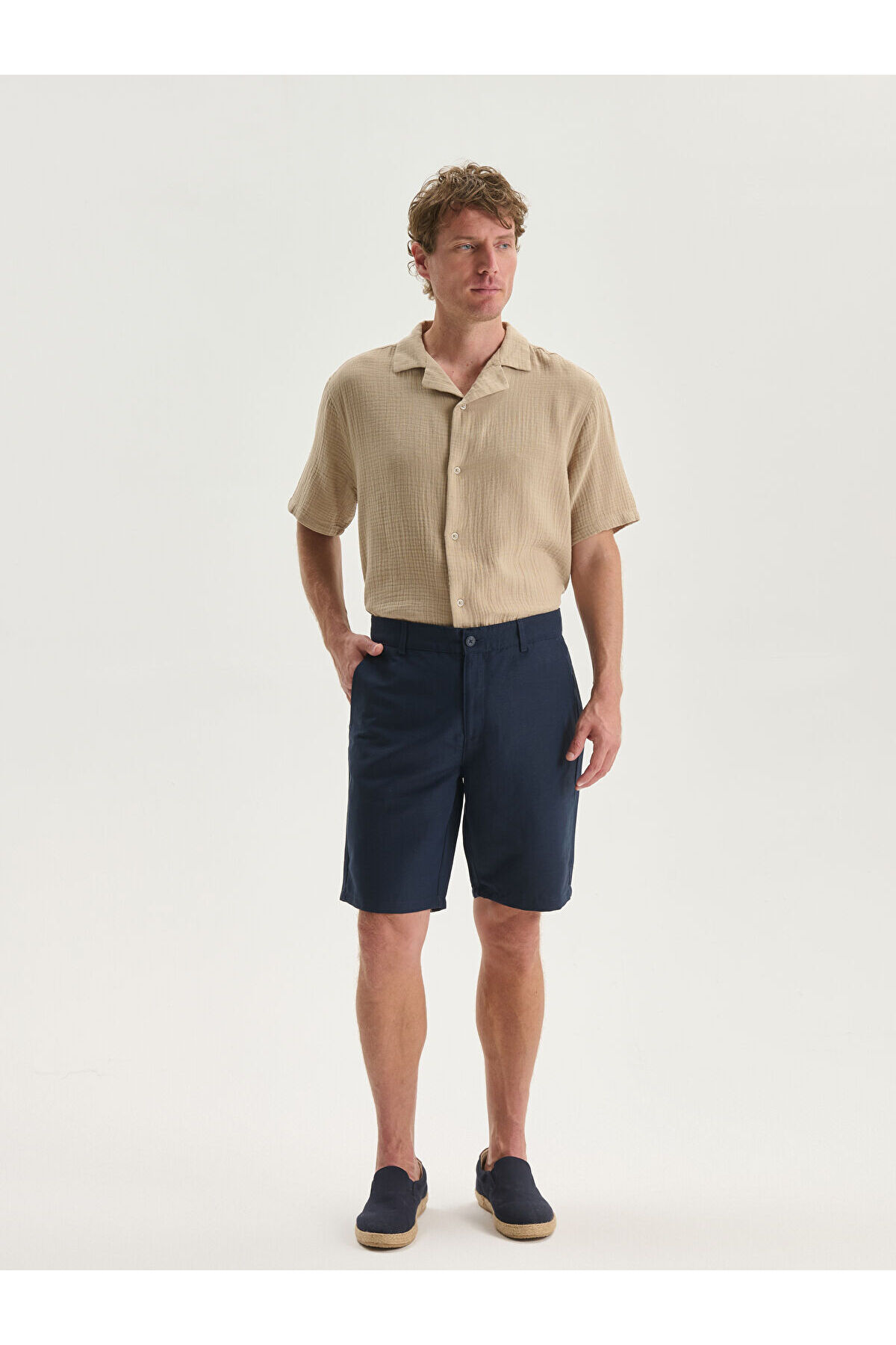 LC Waikiki-Ανδρικό σορτς Standard Mold Linen Blend 2