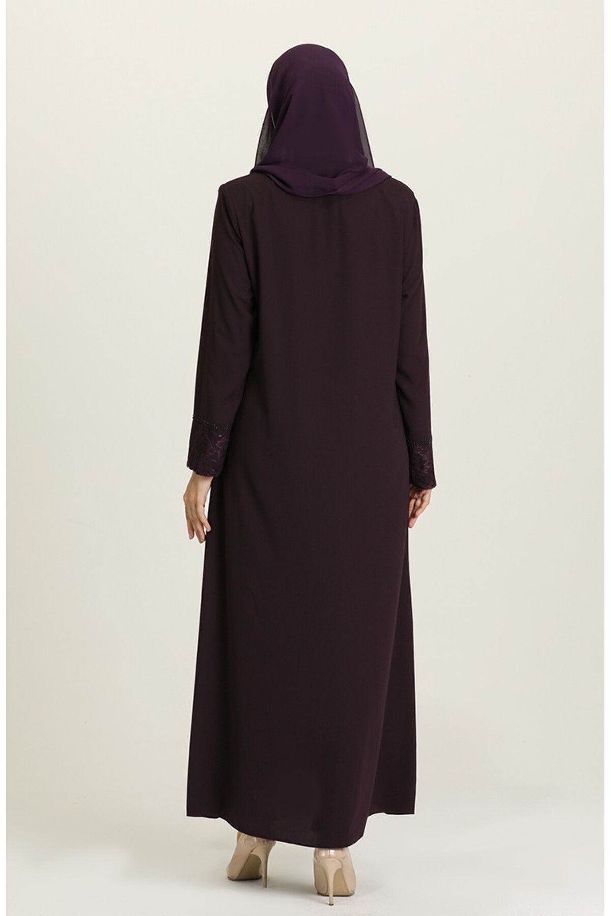 ISTANBUL STYLES-Laser Stone Crepe Fabric Ferace with Stones on the Front and Laced Sleeves 3