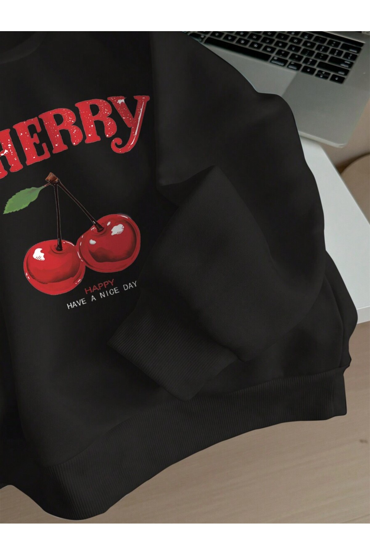 MOONBULL  Kadın Cherry Kiraz Baskılı Oversize Bisiklet Yaka Sweatshirt - Görsel 3