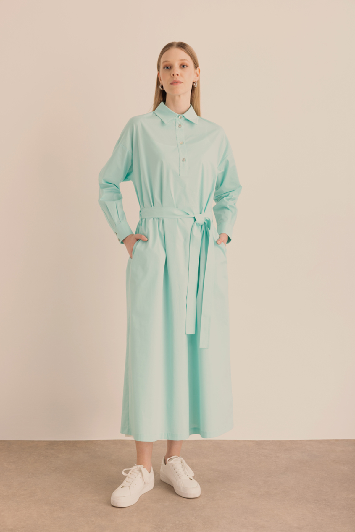 لباس نخی با کمربند قابل جدا شدن Aker