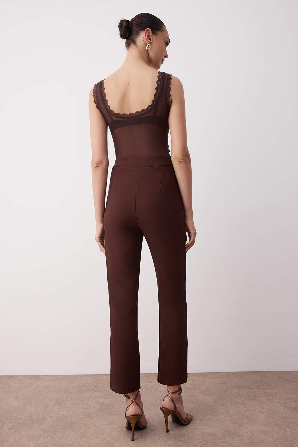 Trendyolmilla  Kahverengi Dokuma Dar Paça Şık/Gece Pantolon TPRAW23PL00000 - Görsel 4