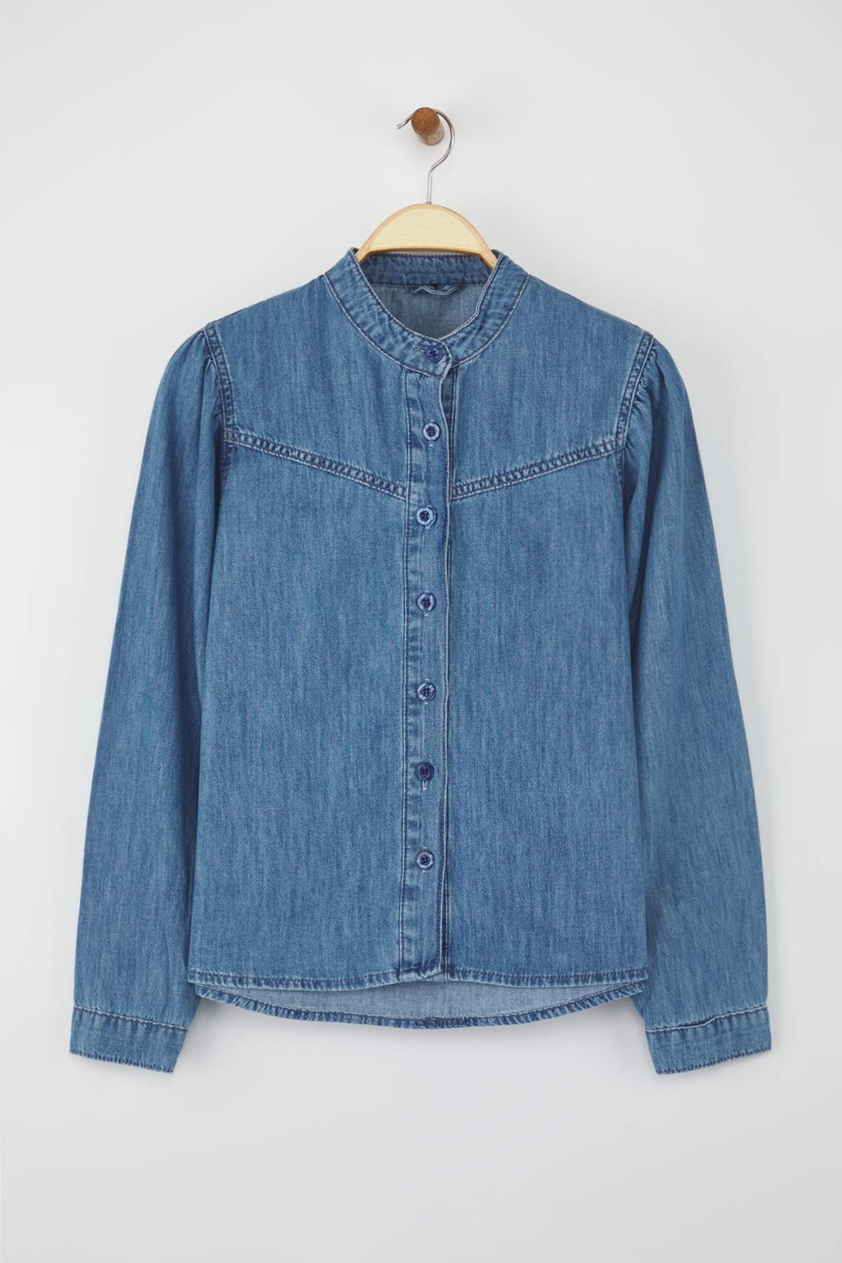 Trendyolmilla  Koyu Mavi Dikiş Detaylı Dik Yaka Denim Gömlek TWOAW26GO00016 - Görsel 5