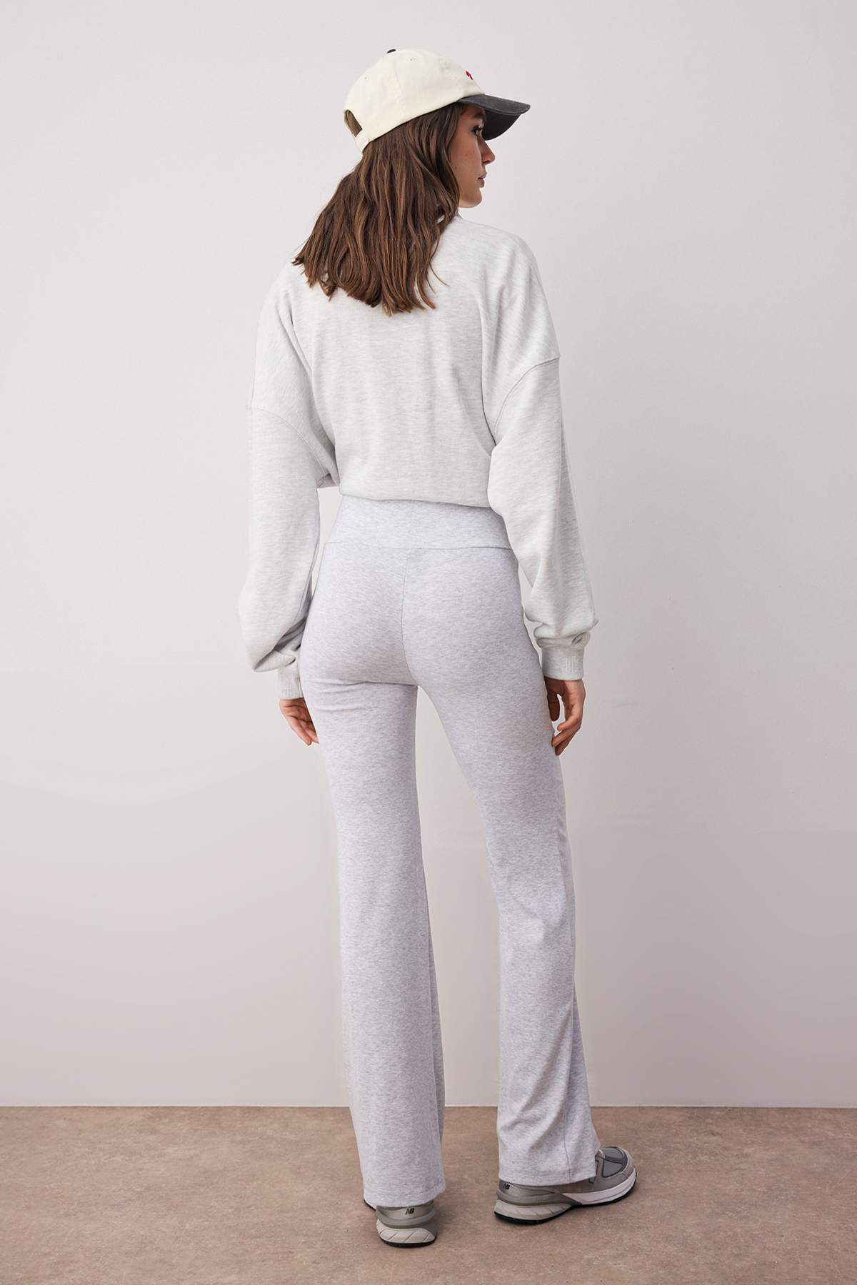 Trendyolmilla  Gri Melanj- Siyah İspanyol Paça 2'li Paket Pantolon TWOAW26PL00057 - Görsel 4