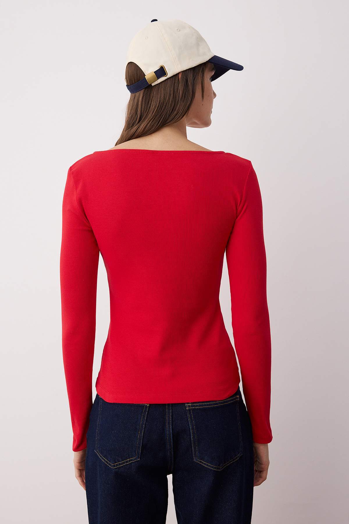 Trendyolmilla  Kırmızı Düğmeli Bisiklet Yaka Vücuda Oturan Fitilli Esnek Örme Bluz TWOAW26BZ00104 - Görsel 4