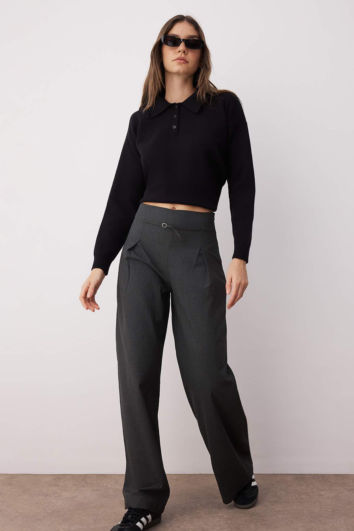 Trendyolmilla  Antrasit Ufak Kemer Tokalı Wide Leg/Geniş Paça Pantolon TWOAW26PL00011 - Görsel 2