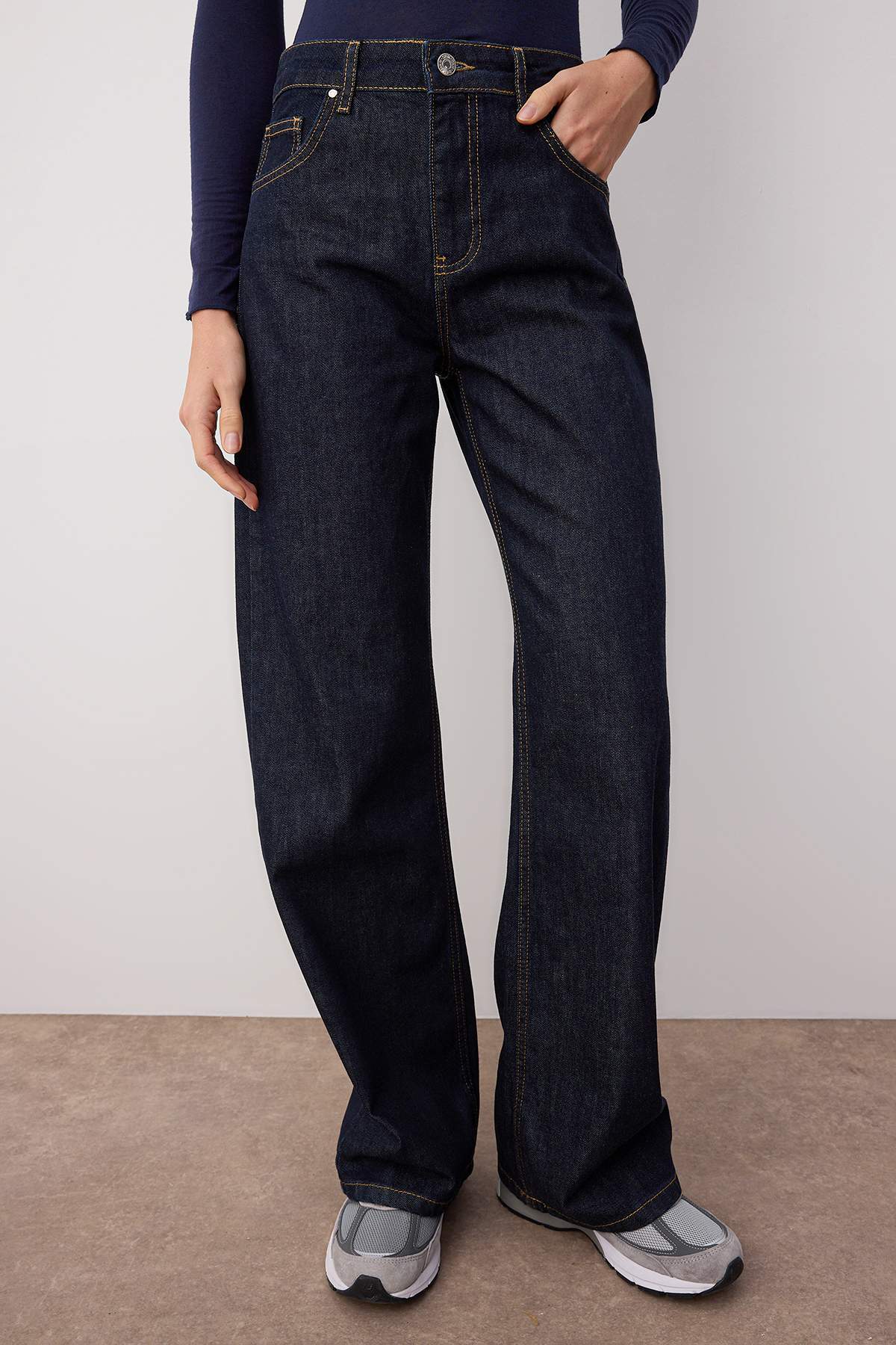 Trendyolmilla  Koyu Mavi Yüksek Bel Wide Leg Geniş Paça %100 Pamuk Non-Stretch Jeans TWOAW26JE00007 - Görsel 3