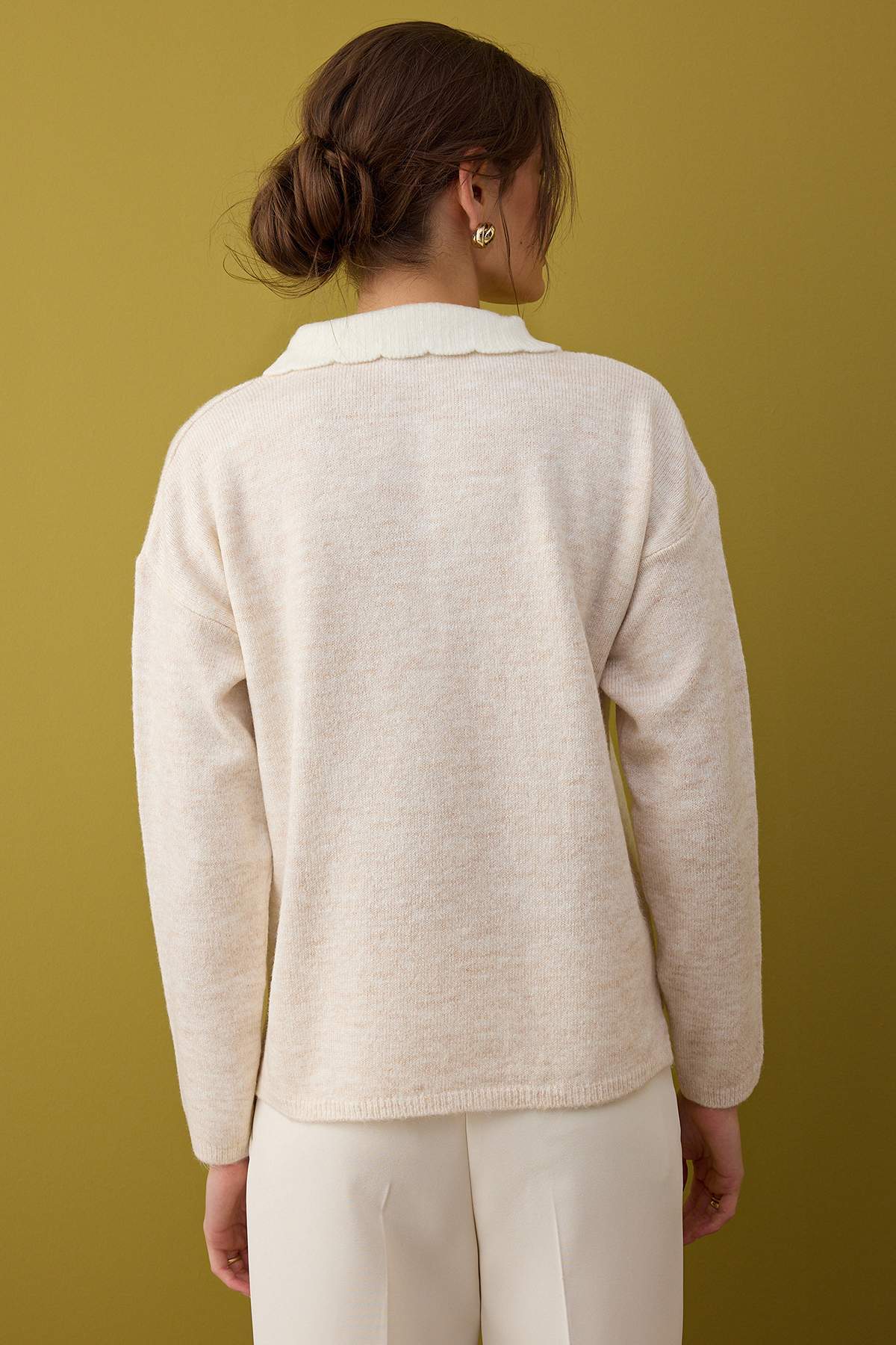 Trendyolmilla  Taş Yumuşak Dokulu Geniş Kalıp Triko Kazak TWOAW26KZ00062 - Görsel 4