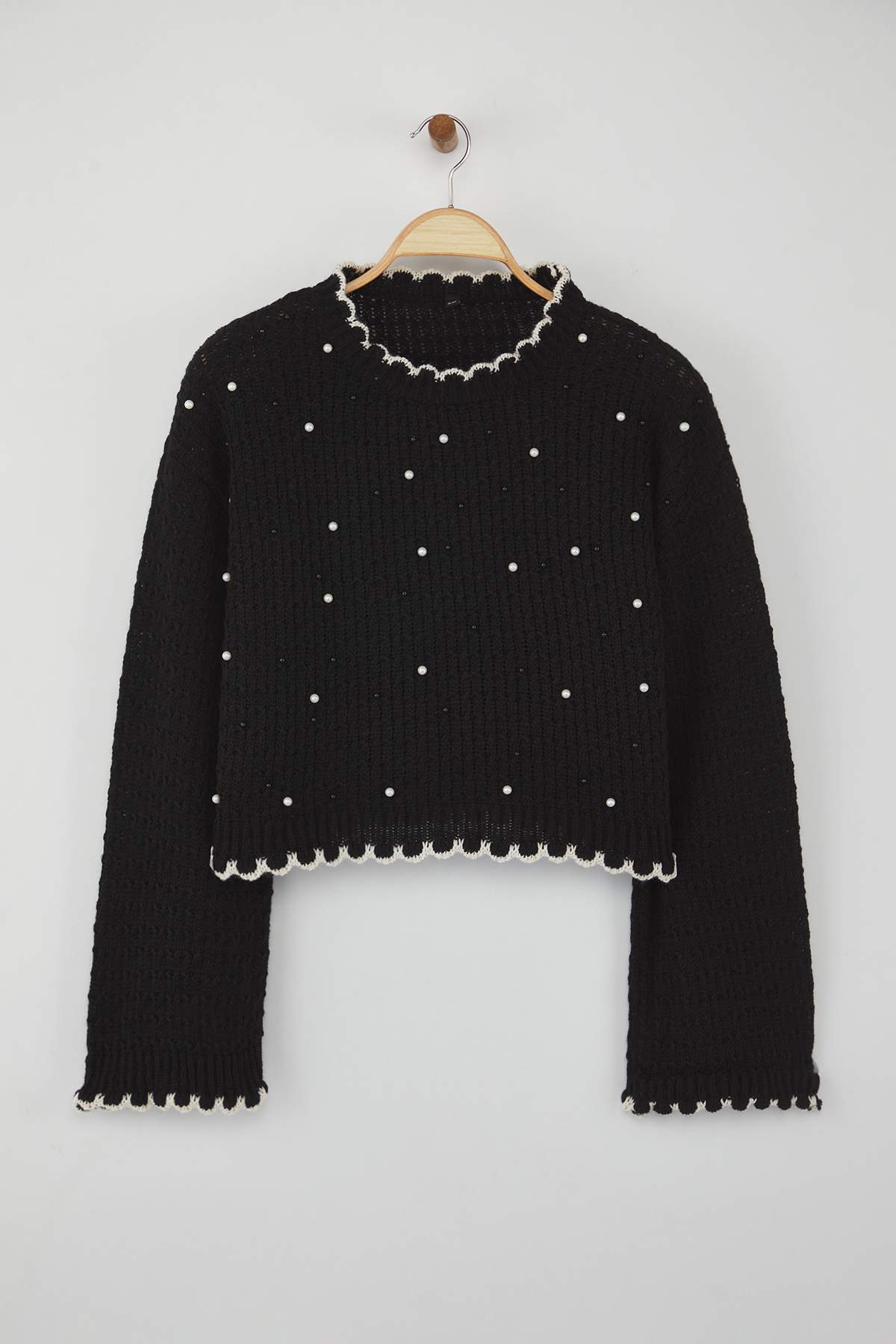 Trendyolmilla  Siyah Geniş Kalıp Kısa/Crop İnci Detaylı Triko Kazak TWOAW26KZ00104 - Görsel 5