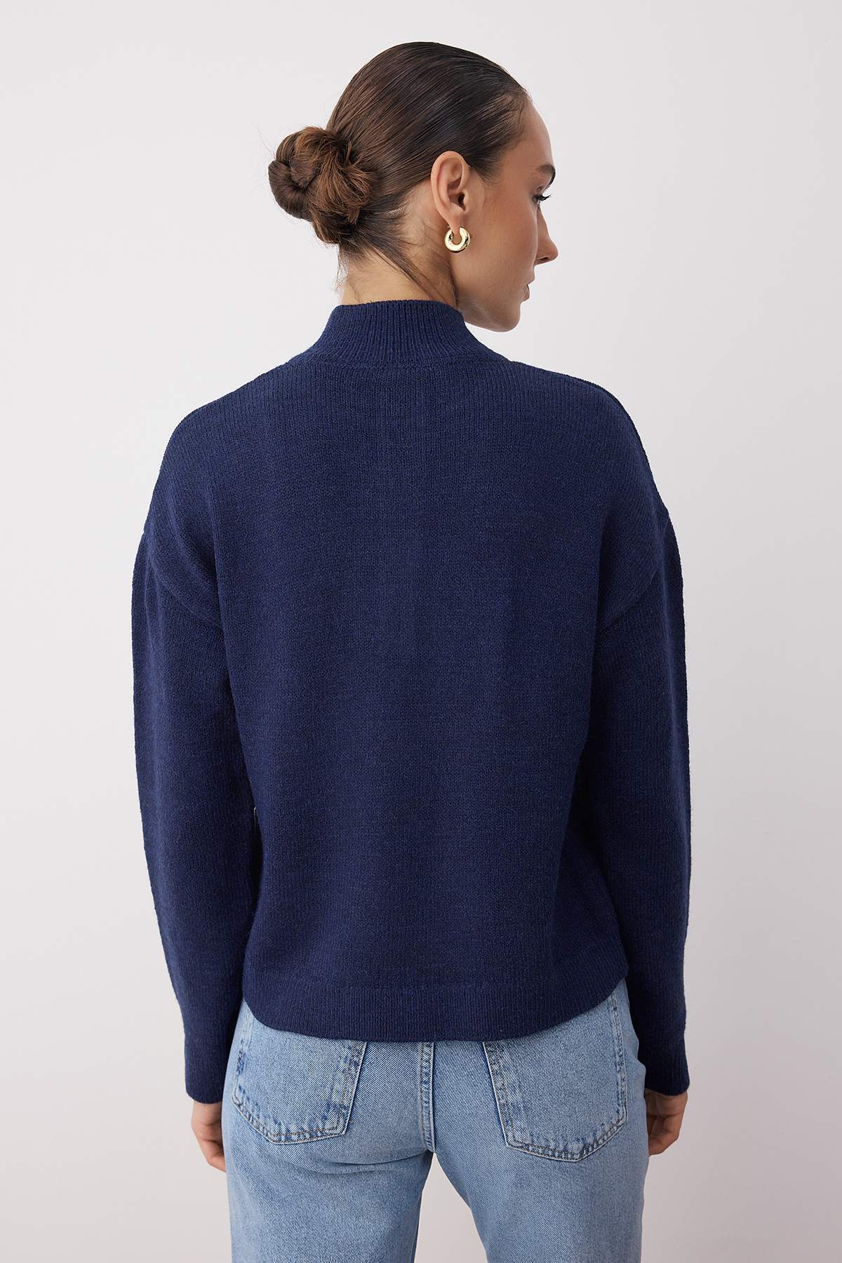 Trendyolmilla  Wardrobe Essentials Lacivert Yumuşak Dokulu Triko Kazak | TWOAW26KZ00074 - Görsel 4