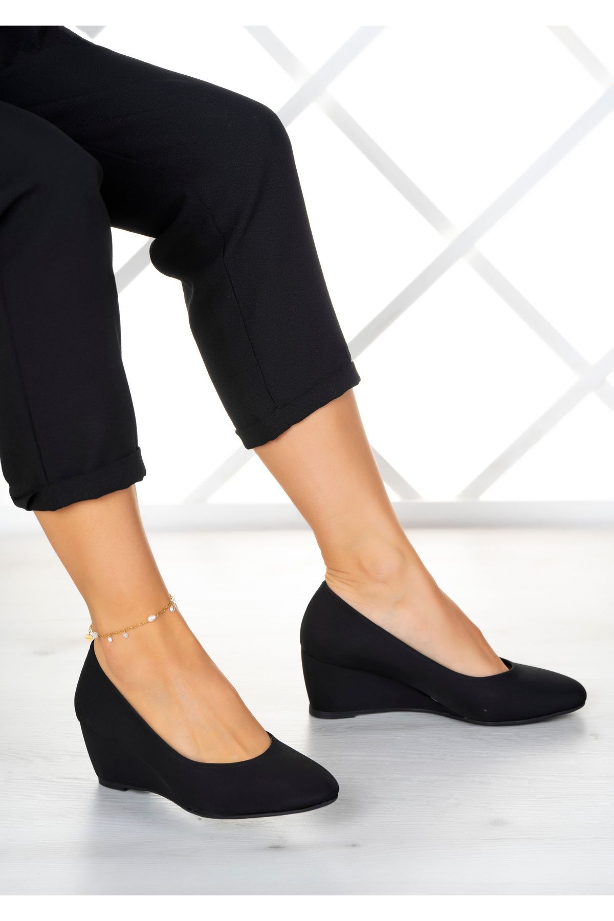 Erkan Saçmacı-Maya Black Crepe Round Toe Wedge Heeled Casual Shoes 5