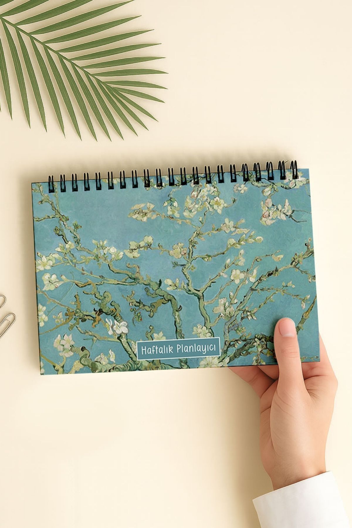 Eldesen Tasarım Haftalık Planlayıcı A5 Defter, Esnek İnce Karton Kapaklı, 1 Yıllık Planlayıcı, Van Gogh Badem Ağacı