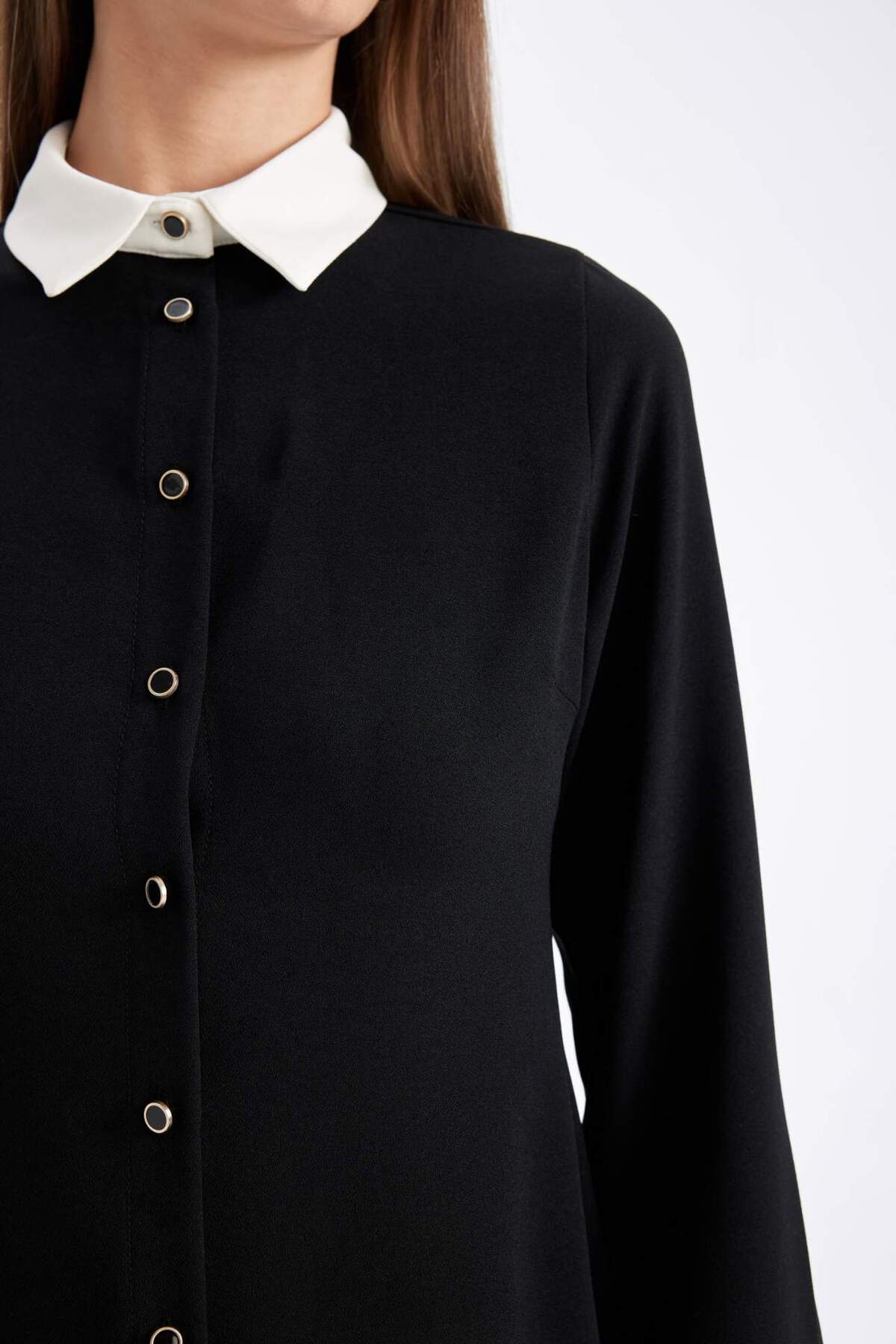 DeFacto-Hemdkragen Basic Unifarben Mit Knöpfen Crepe Langarm Mini Schwarzes Kleid D2874AX24AU 7