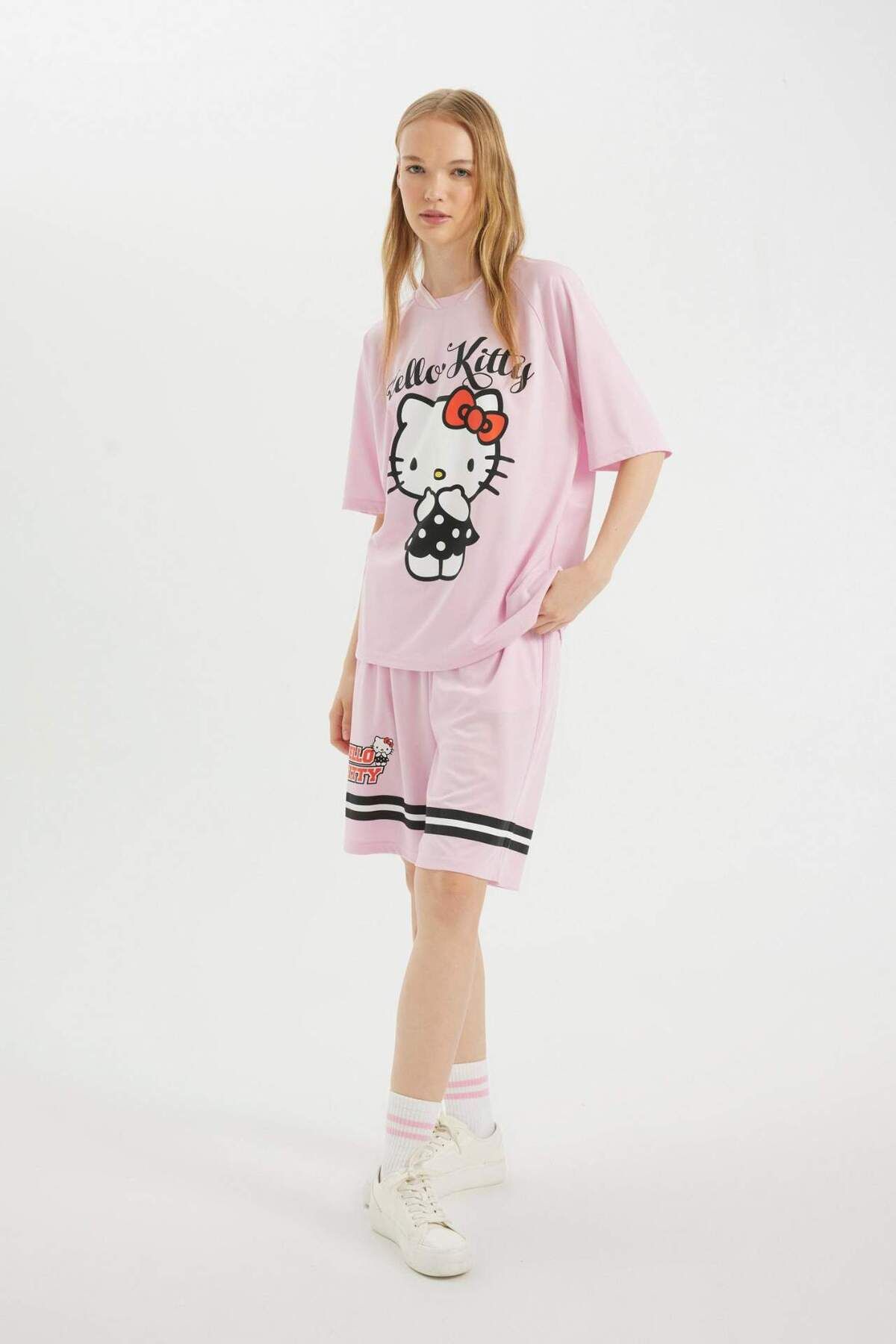 DeFacto-Hello Kitty Patterned Relaxed Fit Shorts - D4219AX24HS 6