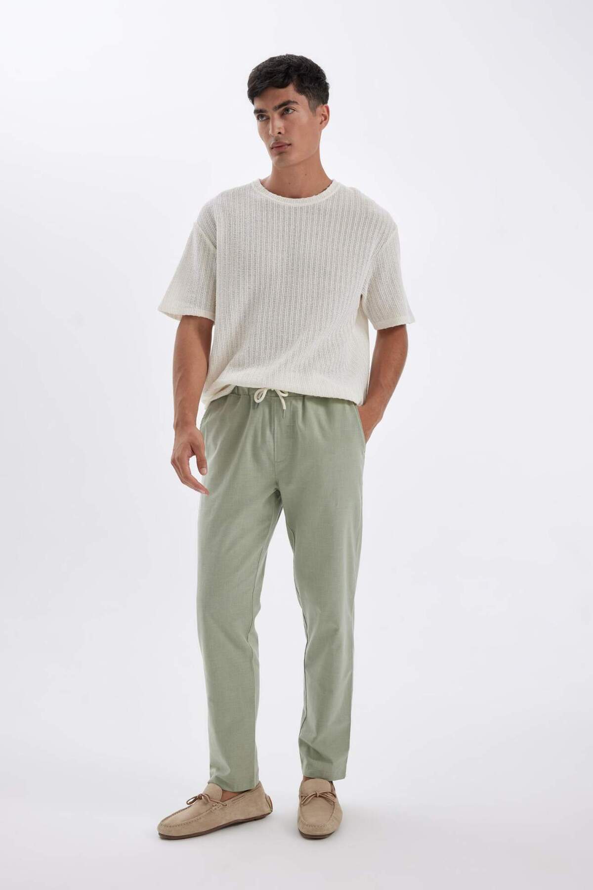 DeFacto-Joggerhose aus Baumwolle mit schmalem Bein, elastischer Taille und Schnürung mit Taschen Z6475az24au 2