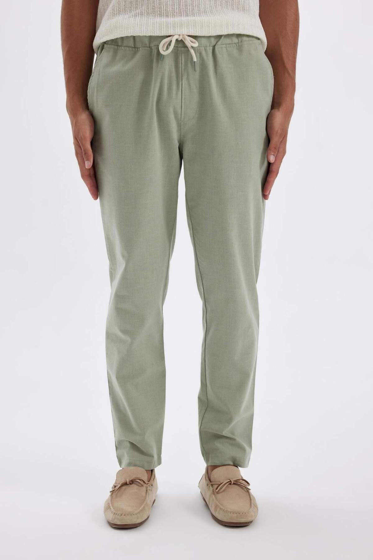DeFacto-Joggerhose aus Baumwolle mit schmalem Bein, elastischer Taille und Schnürung mit Taschen Z6475az24au 3