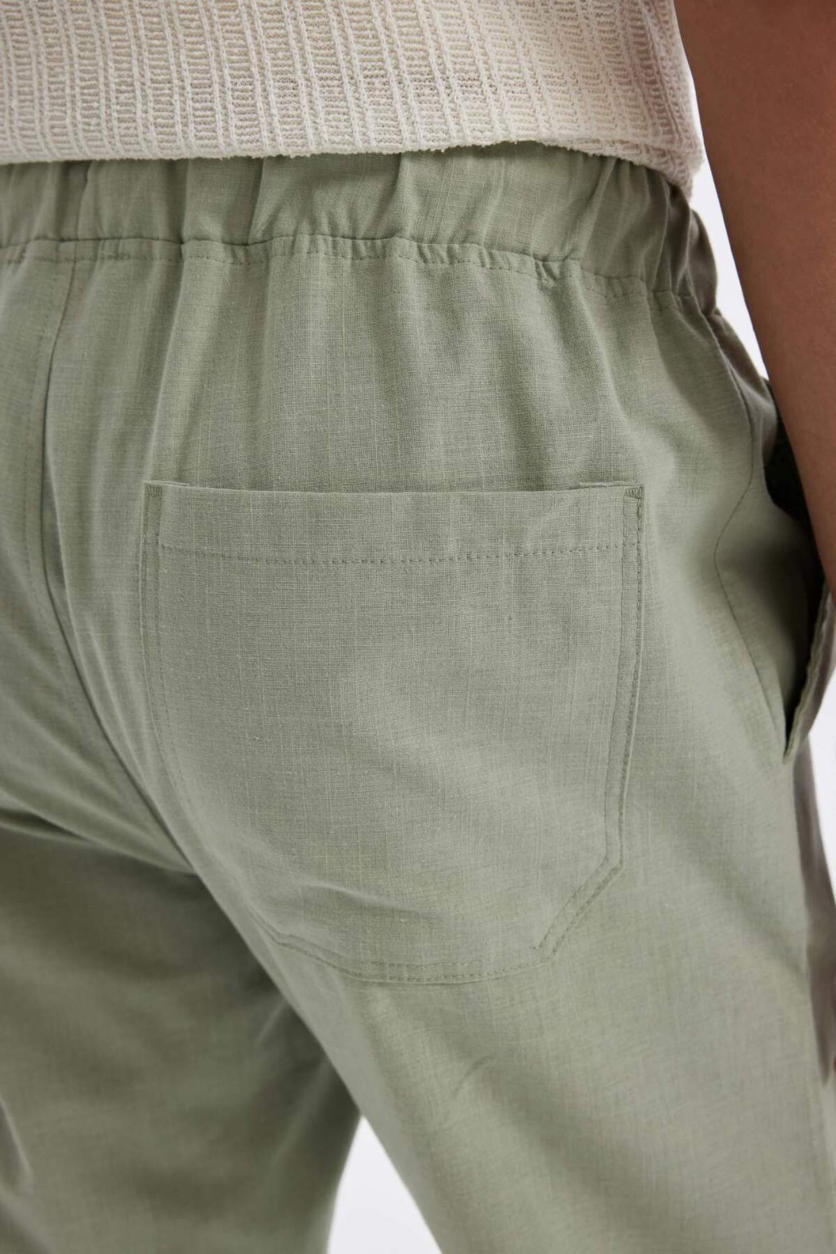 DeFacto-Joggerhose aus Baumwolle mit schmalem Bein, elastischer Taille und Schnürung mit Taschen Z6475az24au 6
