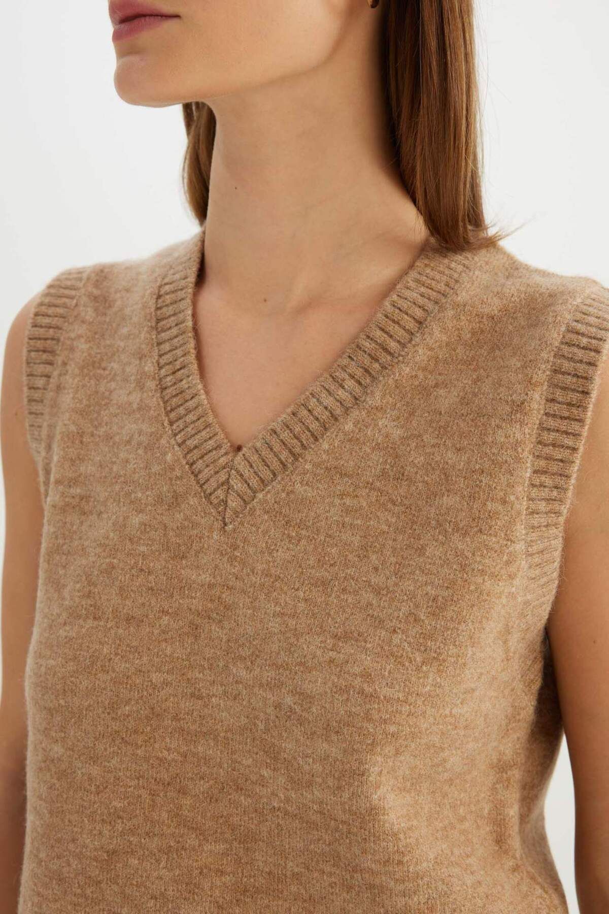 DeFacto-Regular Fit V-Ausschnitt Basic Unifarben Premium Strickweste C9048AX24WN 4