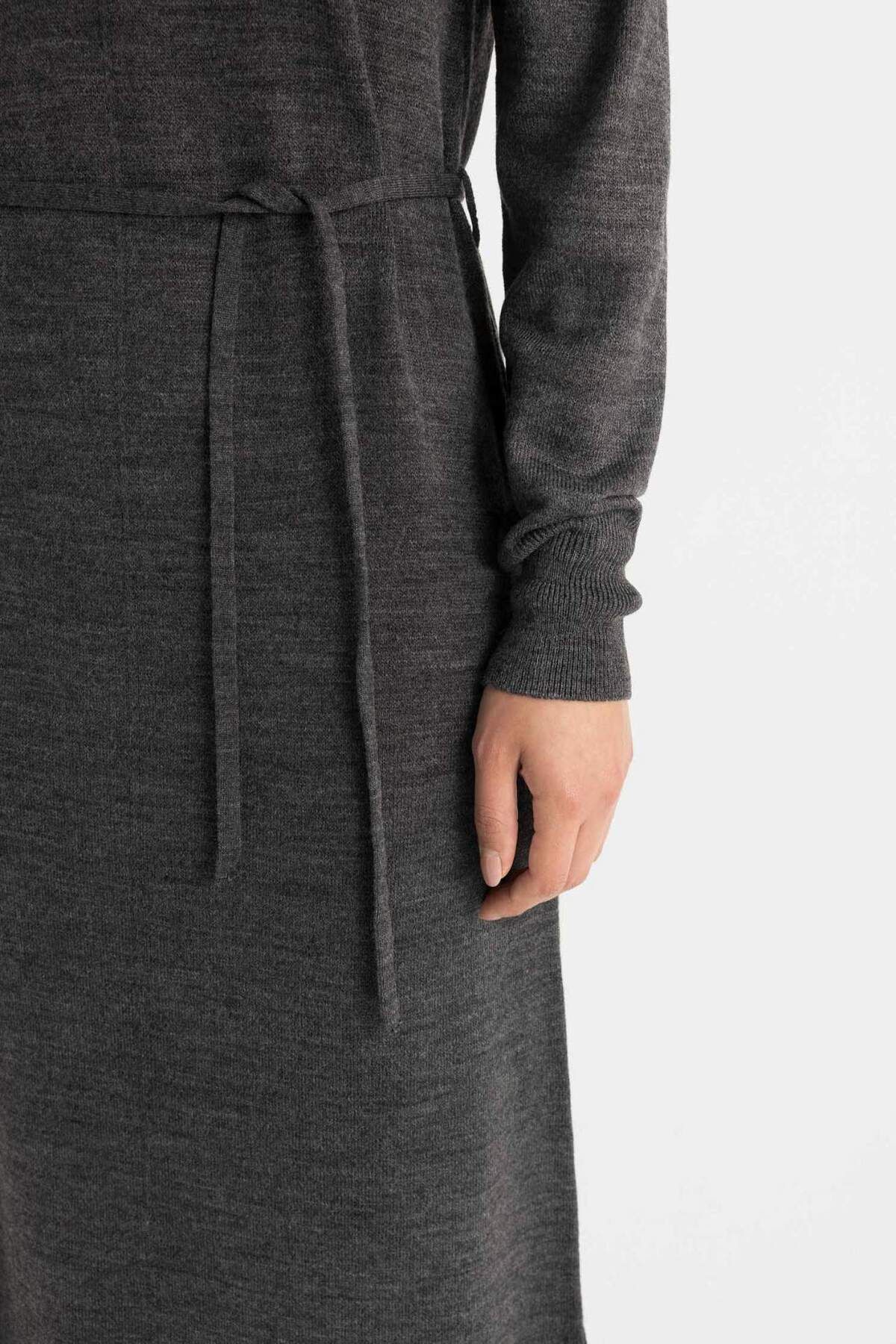 DeFacto-Regular Fit Halber Rollkragen Basic Plain Schlitz Langarm Maxi Strickkleid A9807AX24WN 4