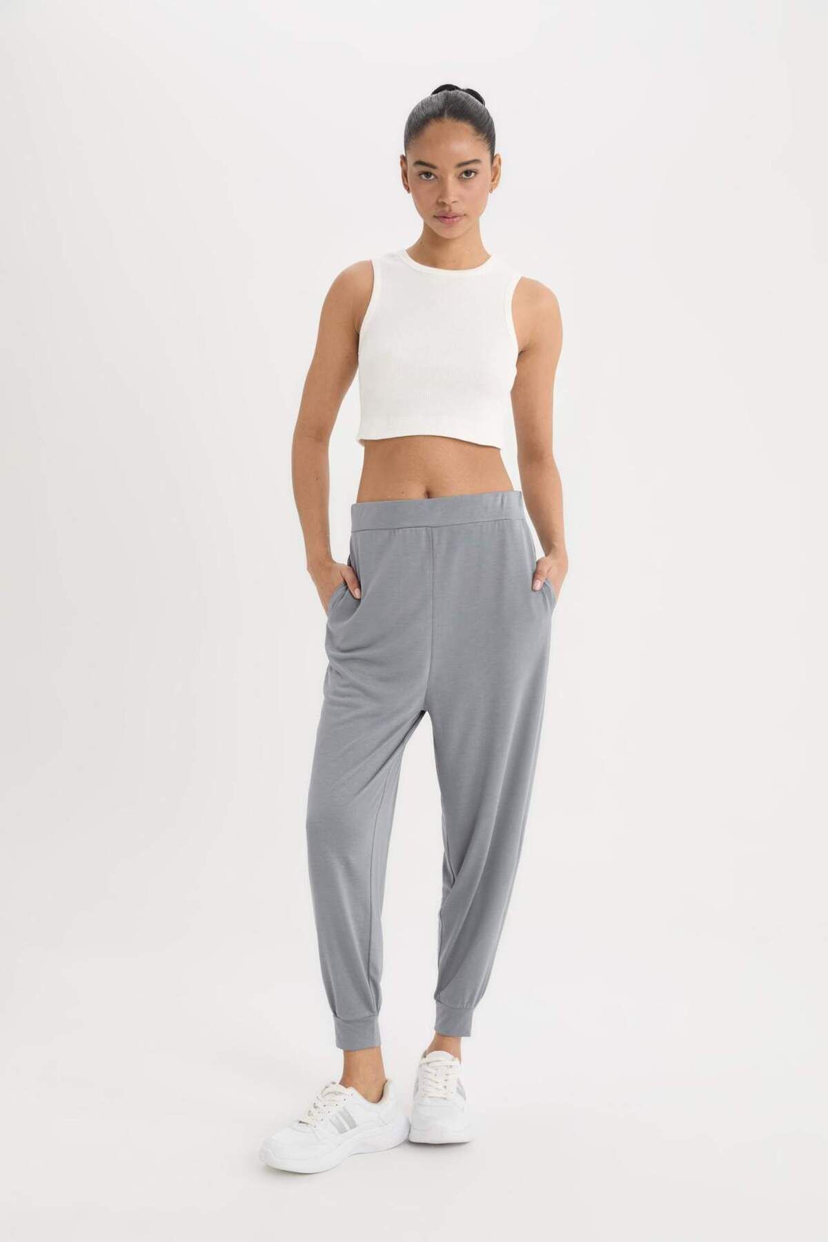 DeFacto-Passform: Oversize-Hose mit weitem Schnitt, Joggerbein, Standardlänge, Modalstoff C0492ax24sm 3