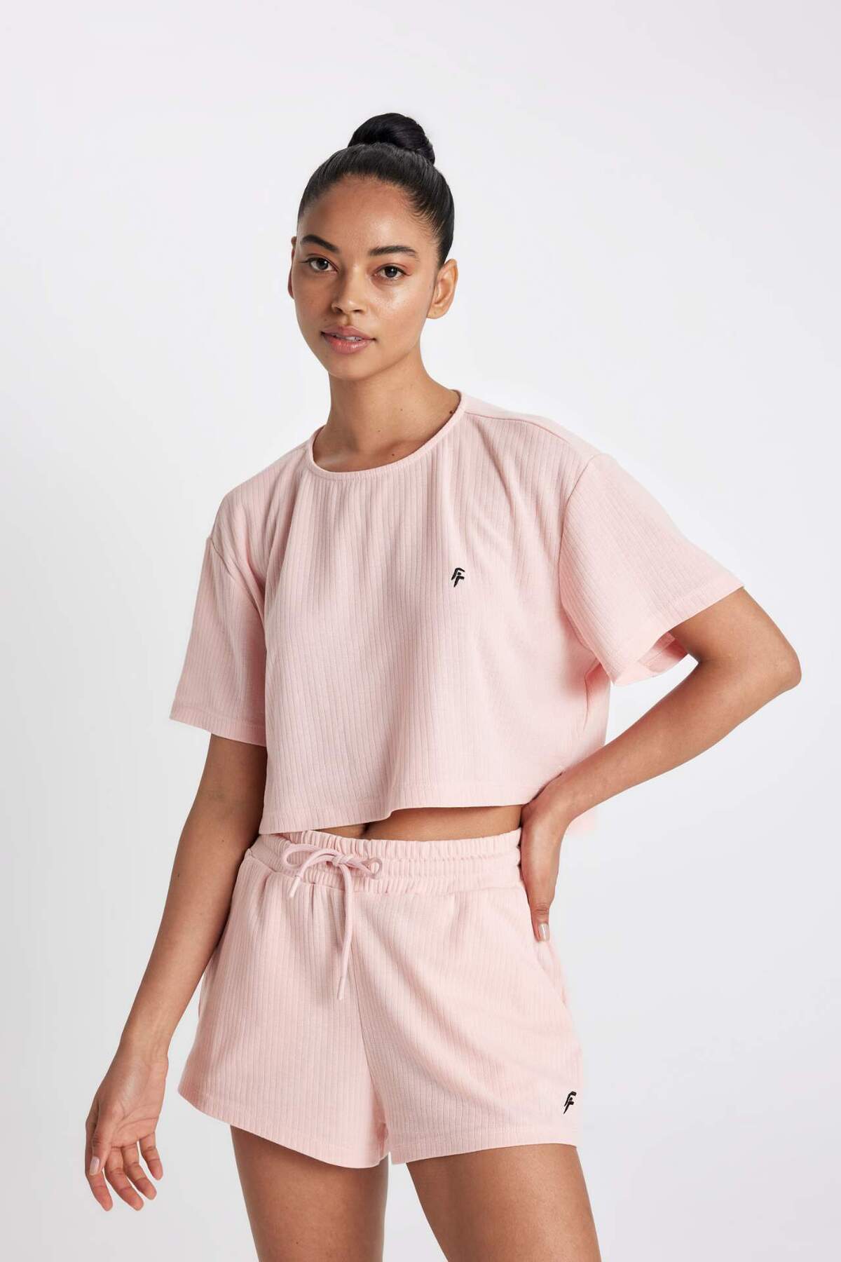 DeFacto-DeFactoFit Cropped Fit Rundhals Sportler Rib Kurzarm-T-Shirt A9916AX24SM 4
