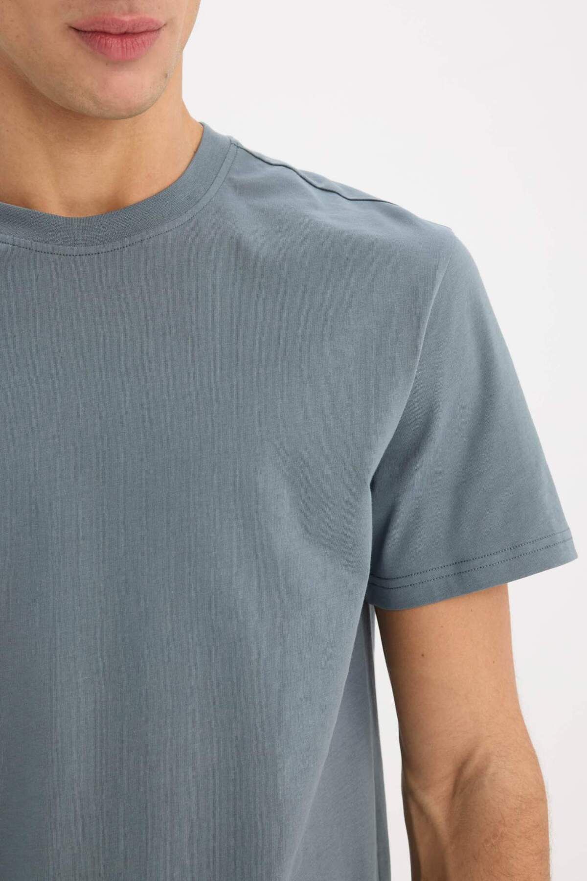DeFacto-Neues, kurzärmliges T-Shirt aus 100 % Baumwolle mit normaler Passform und Rundhalsausschnitt – V7699AZ24SP 4