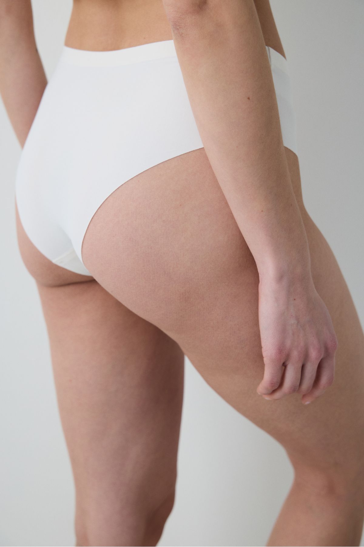 Penti-Invisible Laser Cut Ecru Hipster Panties 2