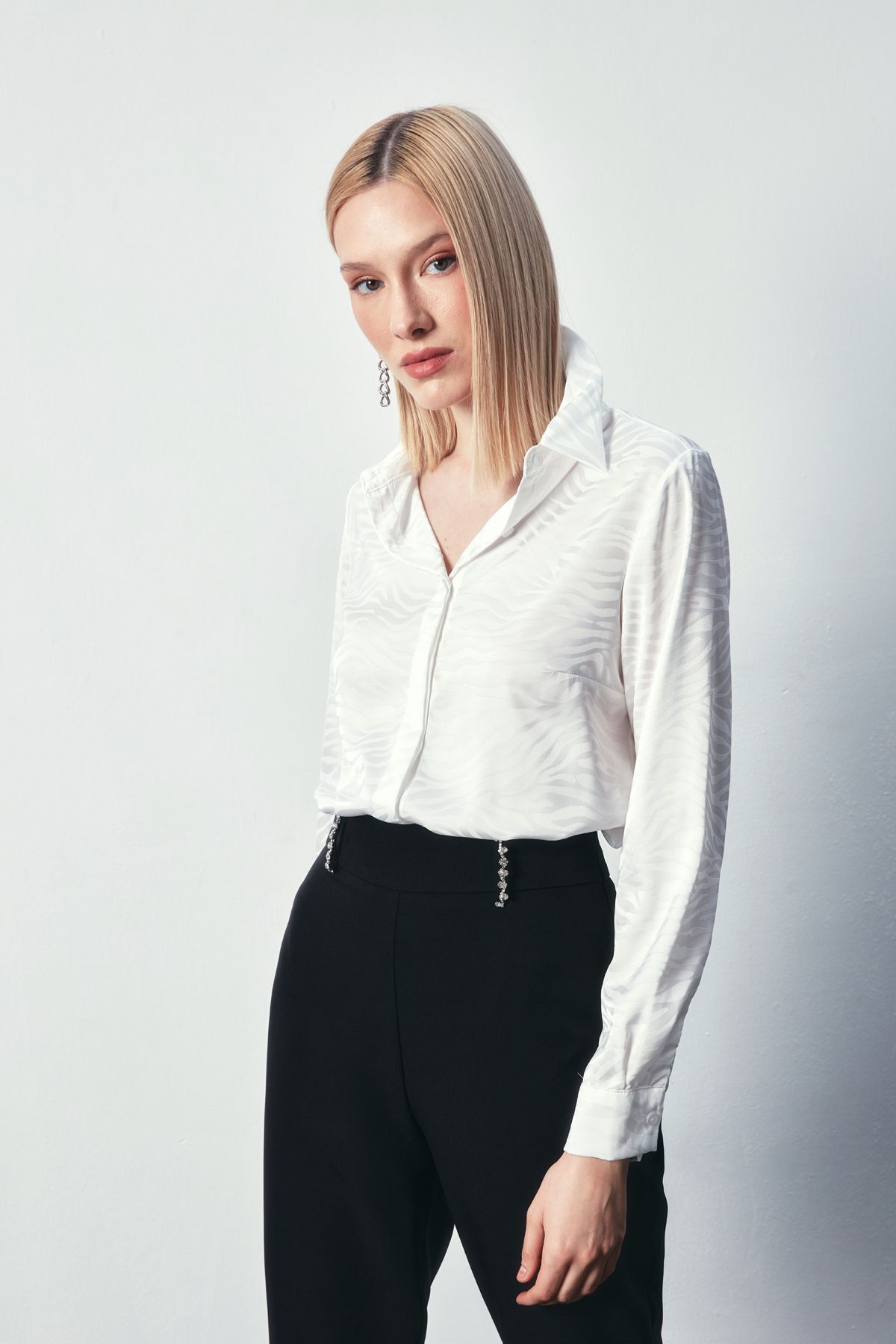 Sateen-Patterned Plain Classic Shirt - ECRU 7